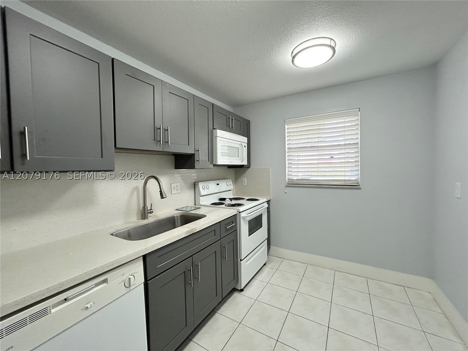 3253 Foxcroft Rd – photo 3