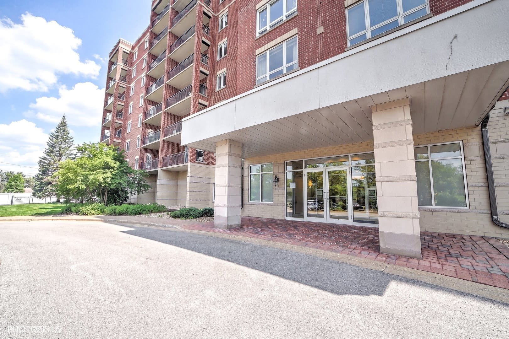 5555 N Cumberland Avenue – photo 2