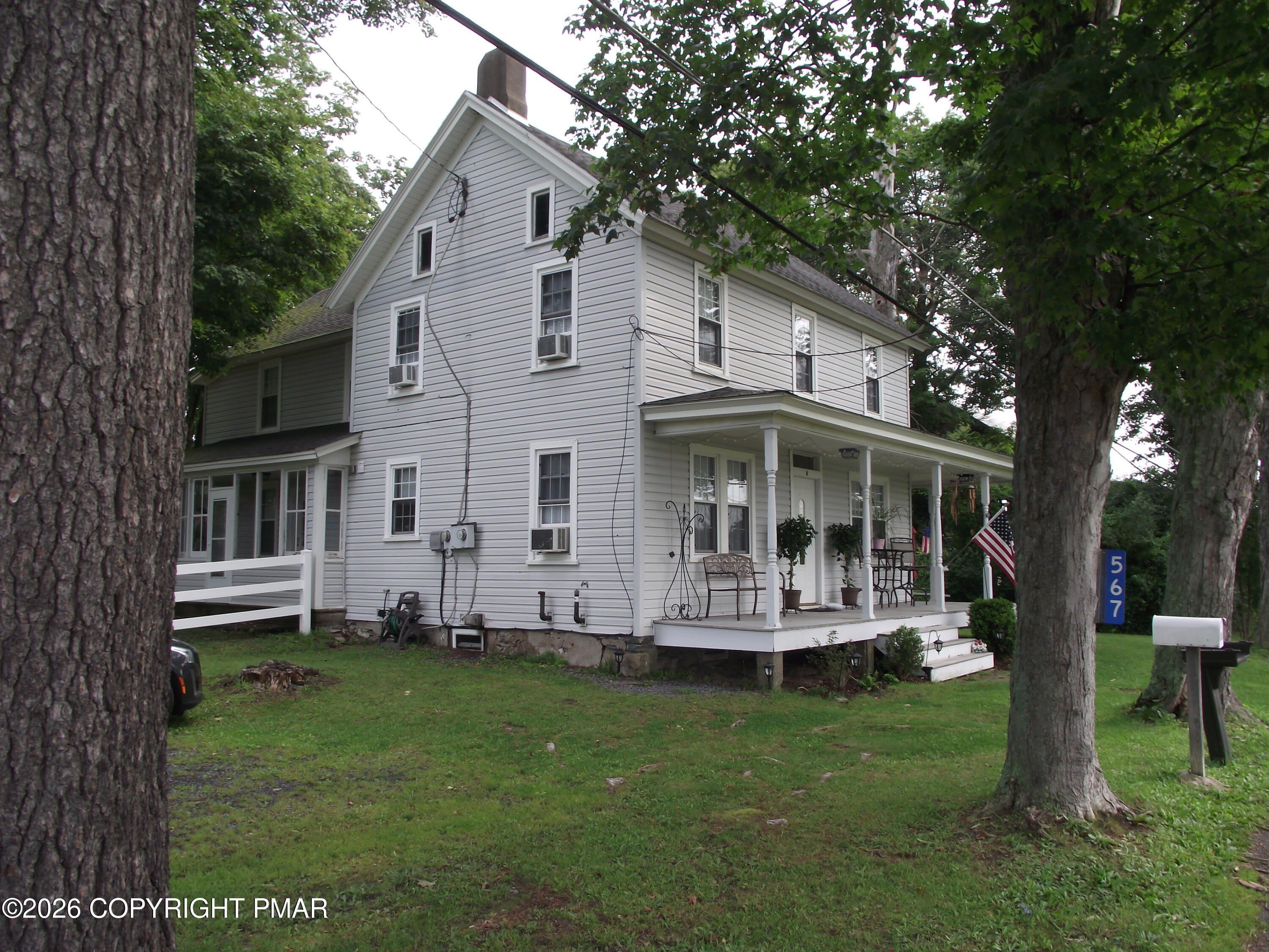 567 Greenview Drive – photo 3