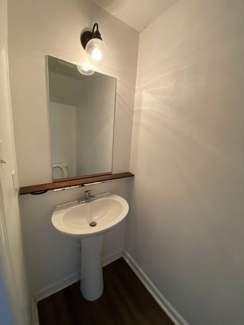 Updated 2 bedroom Townhome for Rent – photo 4