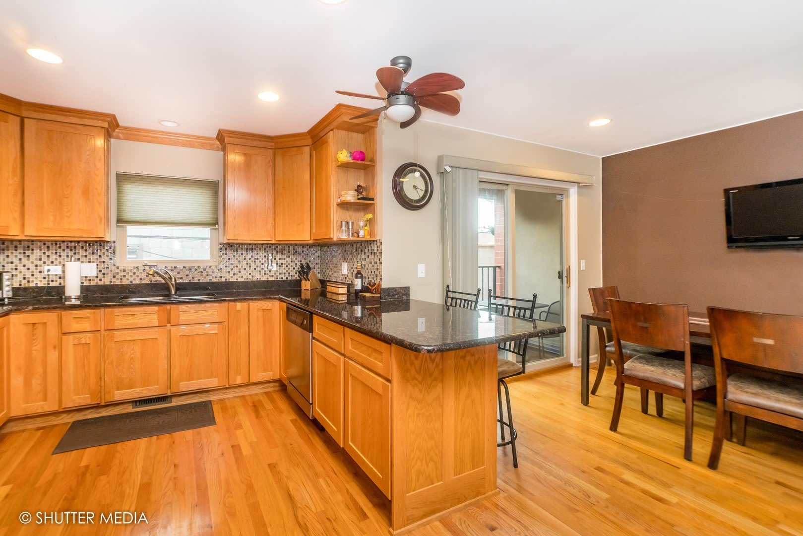 4251 W MONTROSE Avenue – photo 5