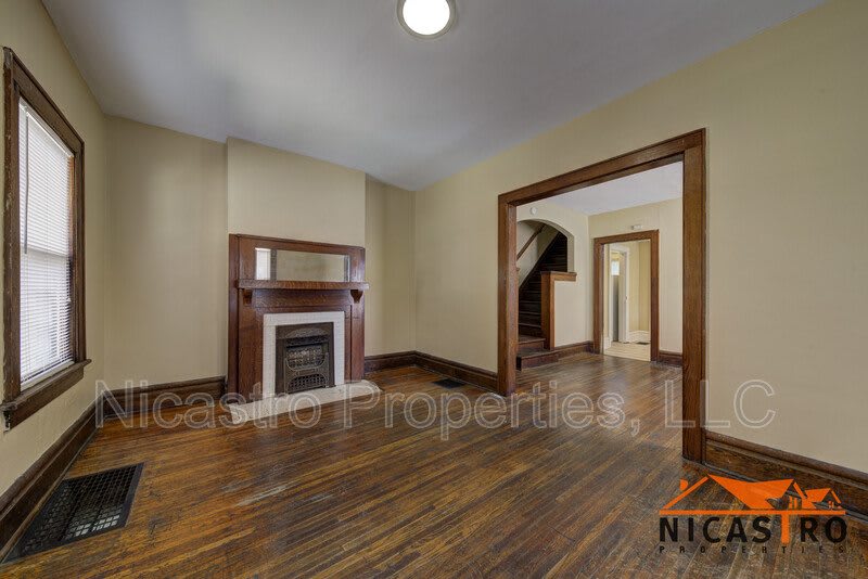 1640 Indianola Avenue – photo 4