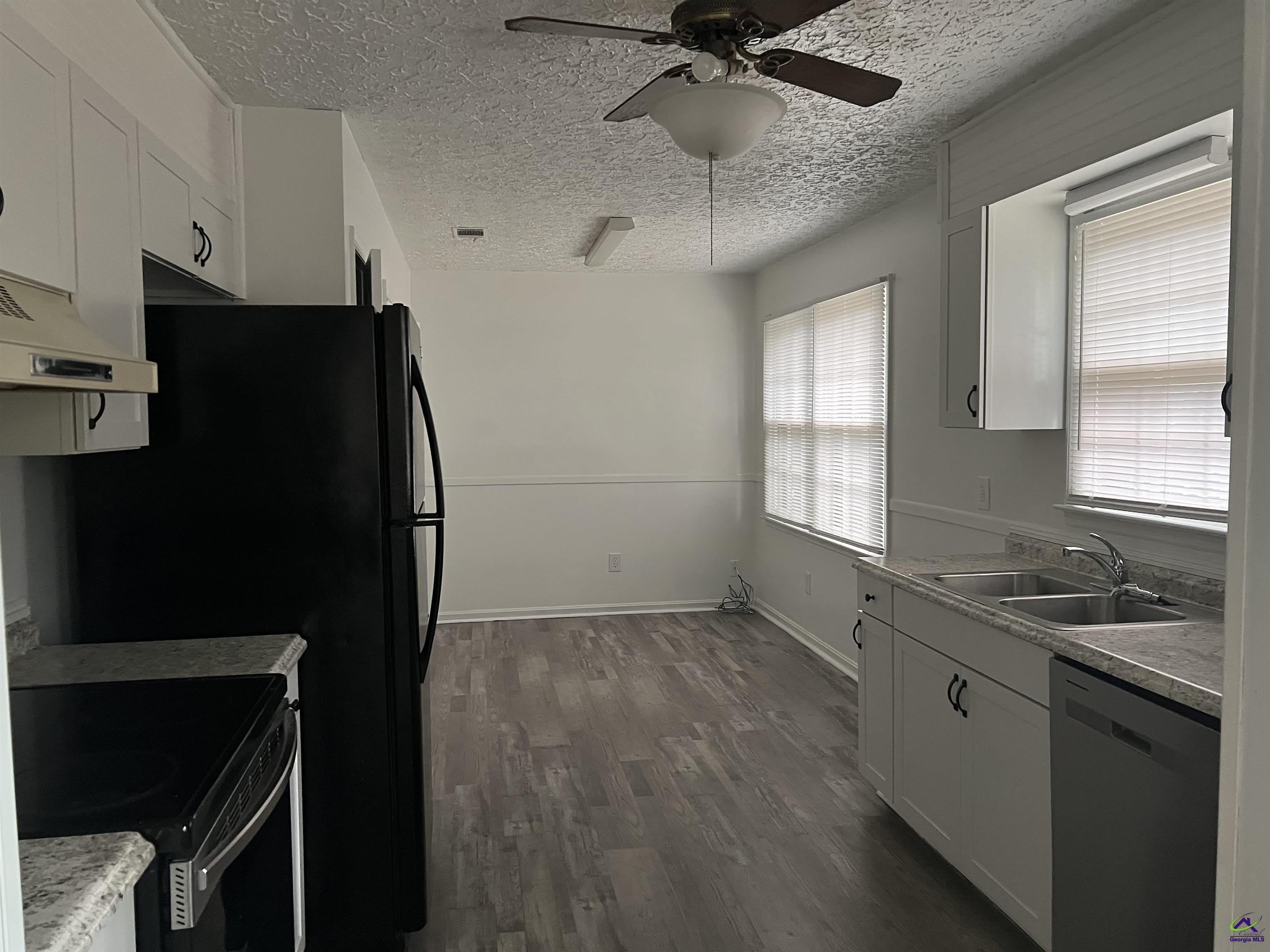 100 Grove Lane – photo 3