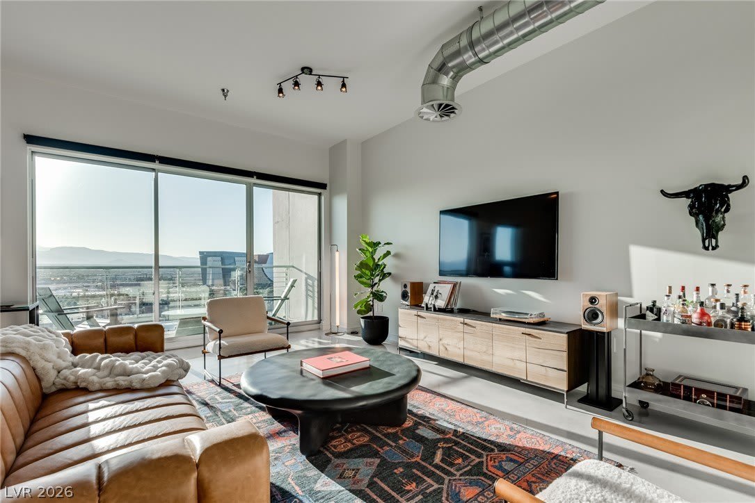 200 Hoover Avenue – photo 3