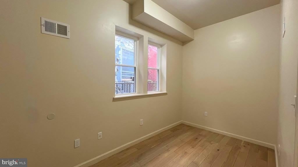 1219 W SILVER STREET – photo 4