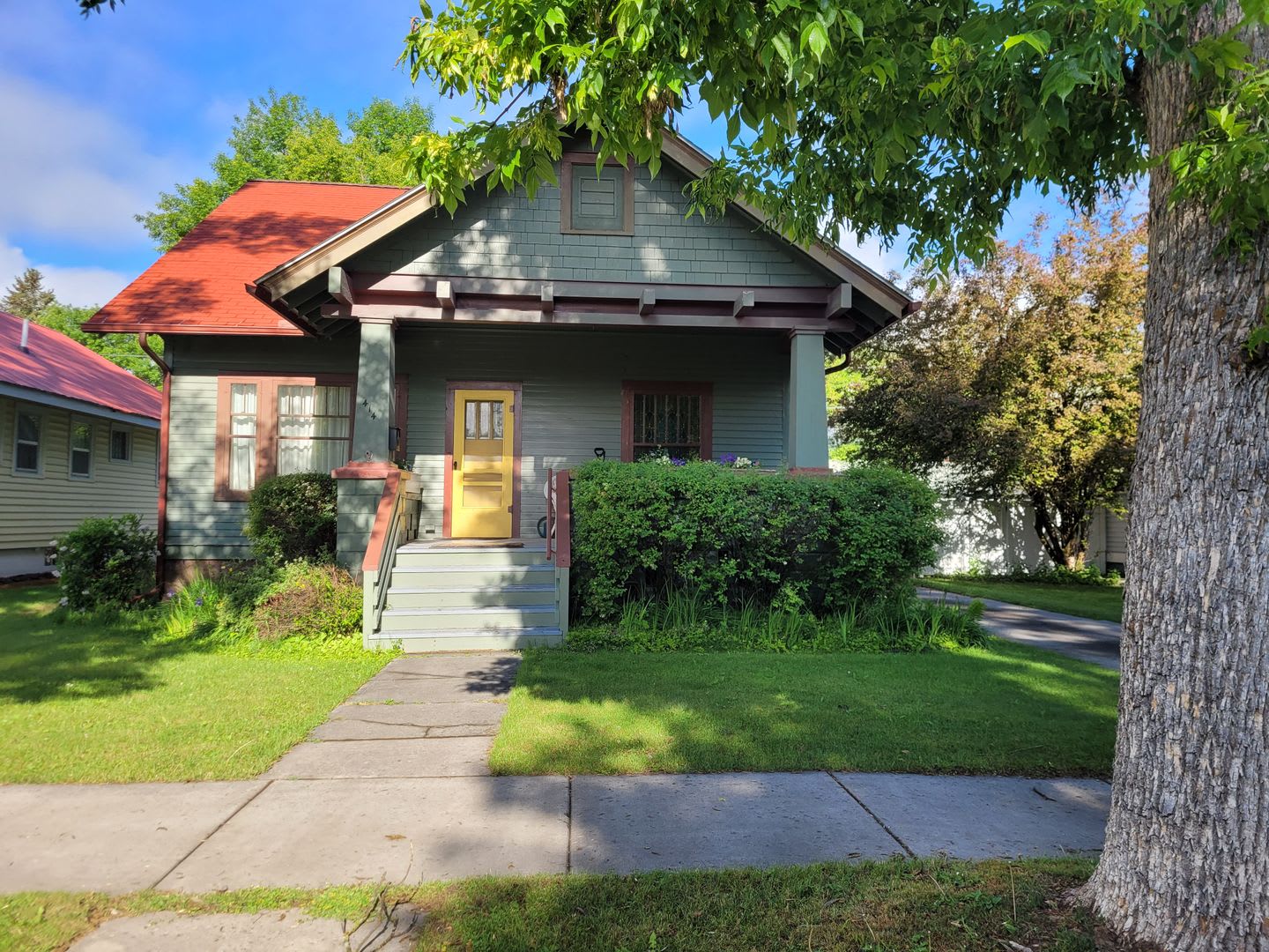 Whitefish 3 Bedroom Partially Furnished Home With Garage And Private Yard – photo 1