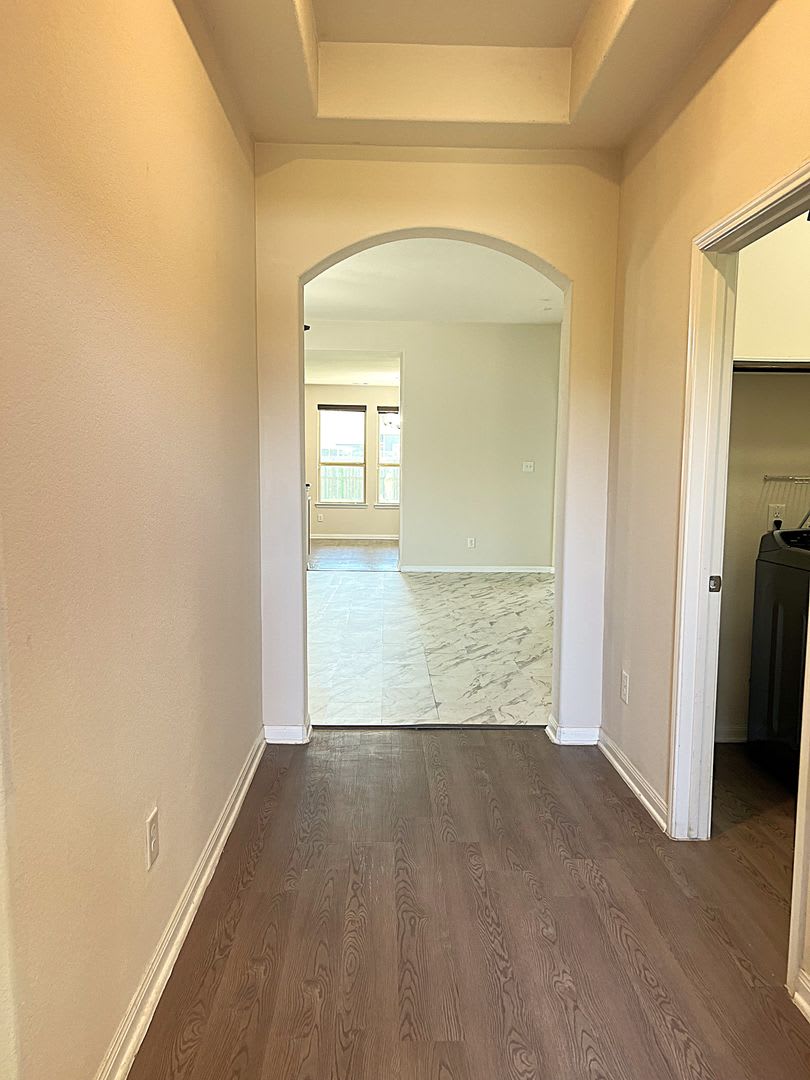 Spacious Single Level Home On A Large Neighborhood Lot – photo 3