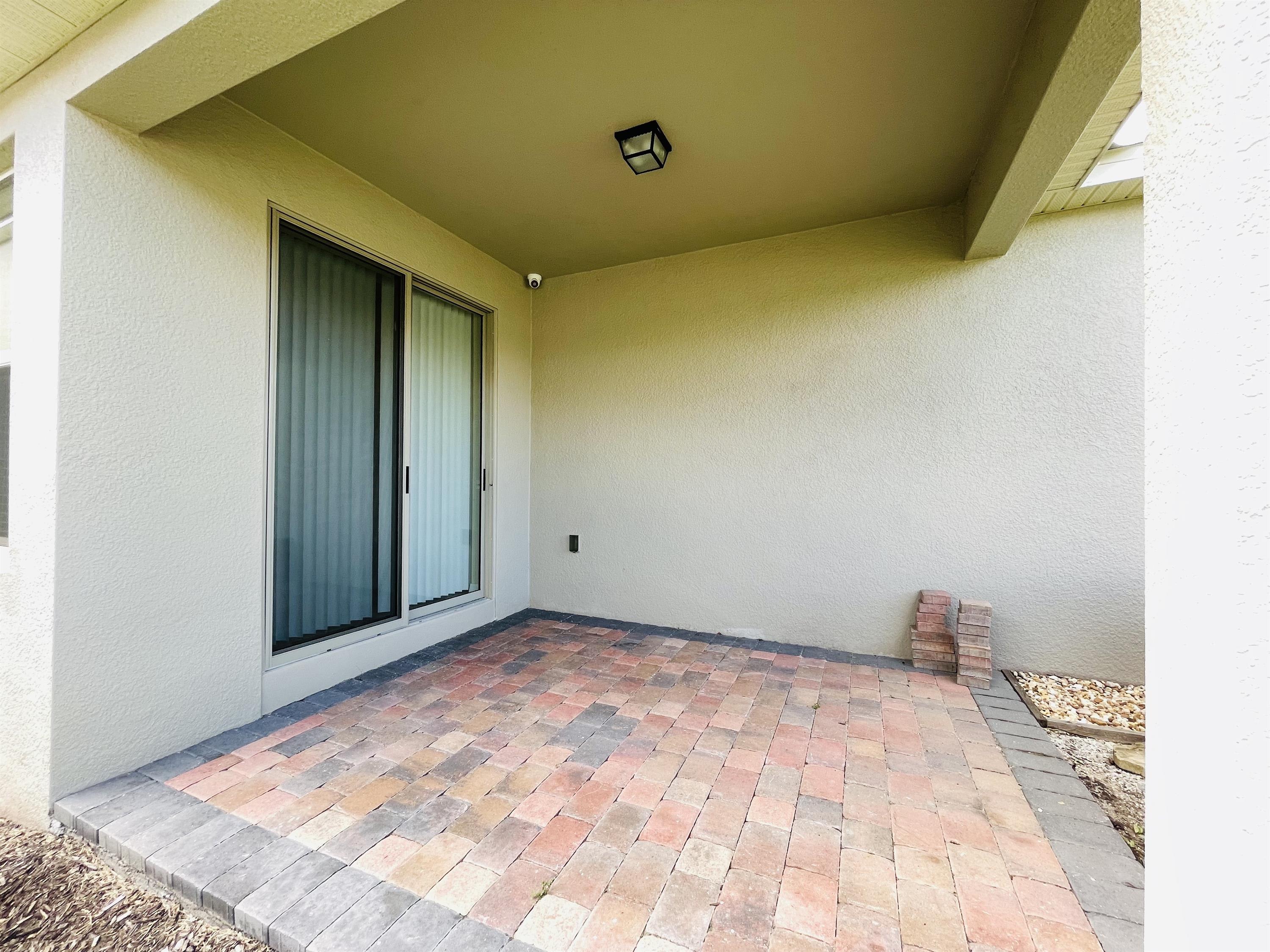 8221 Lakeview Crossing Drive – photo 5