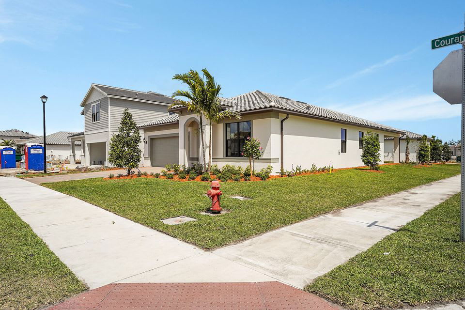 845 Southeast Courances Drive – photo 2