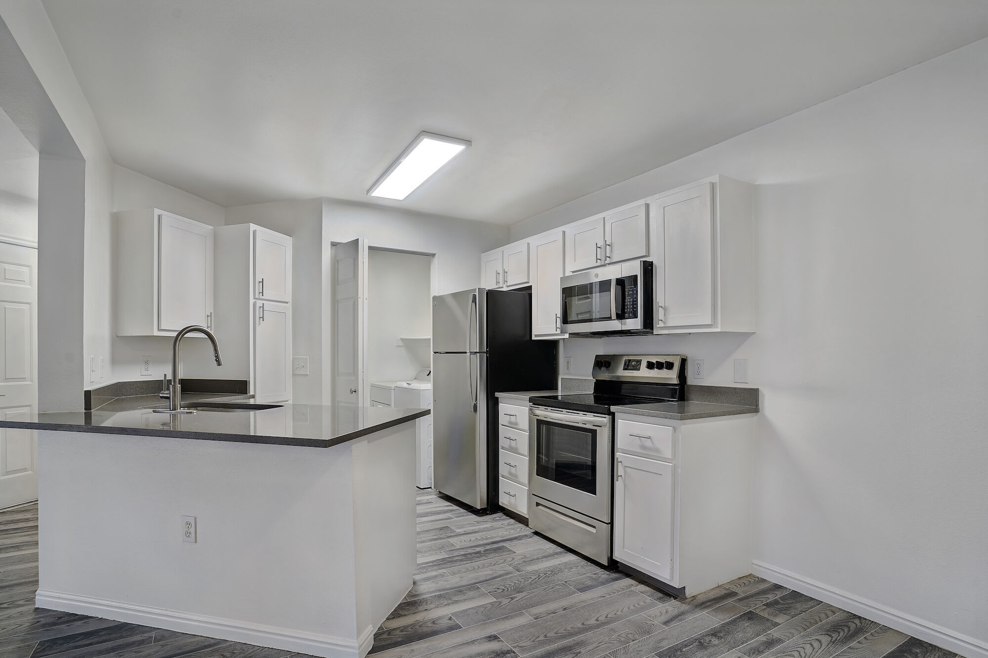 Southgate Apartments – photo 3