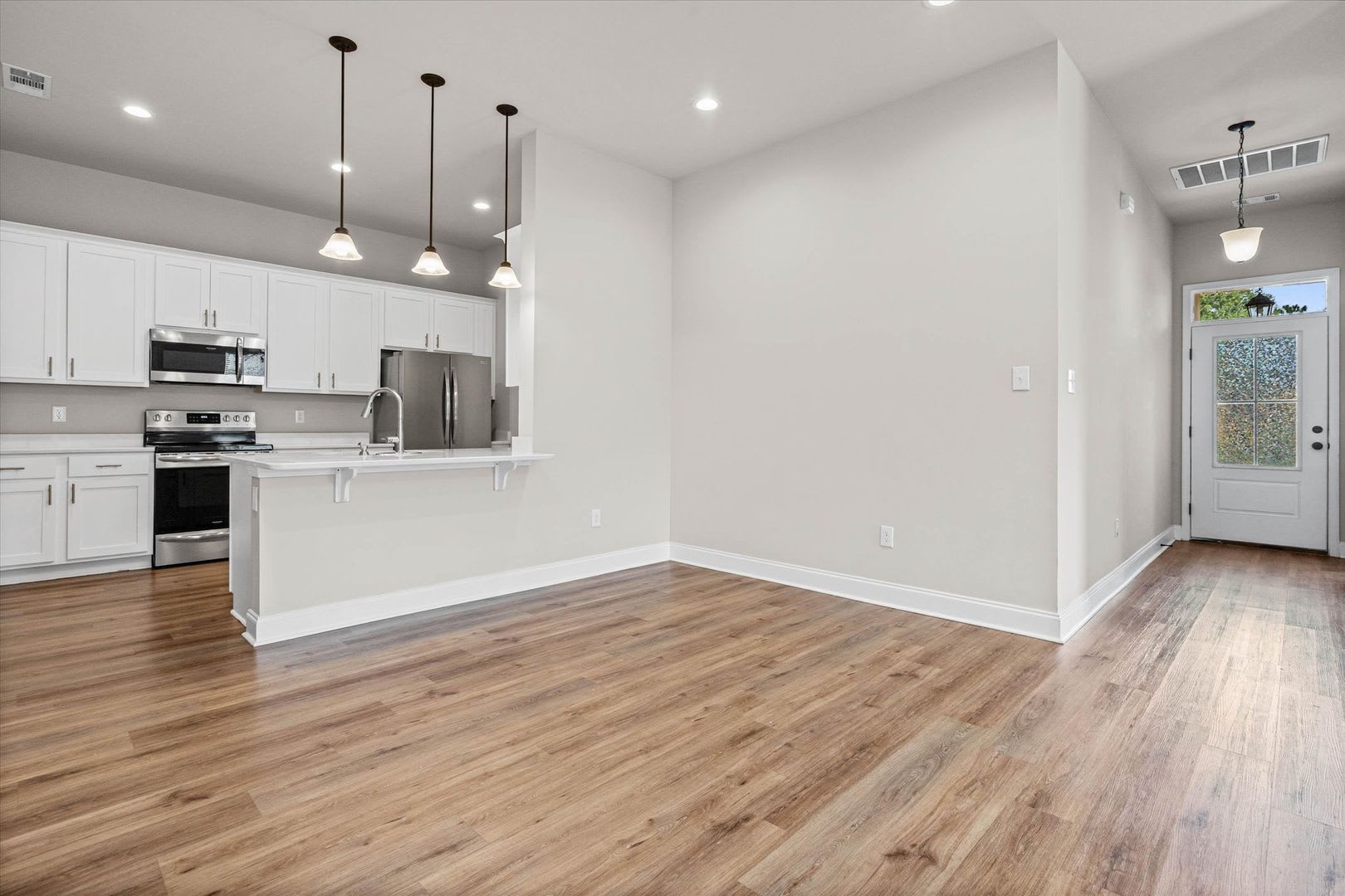 GREAT LOCATION IN CYPRESS GATES COMMUNITY – photo 5
