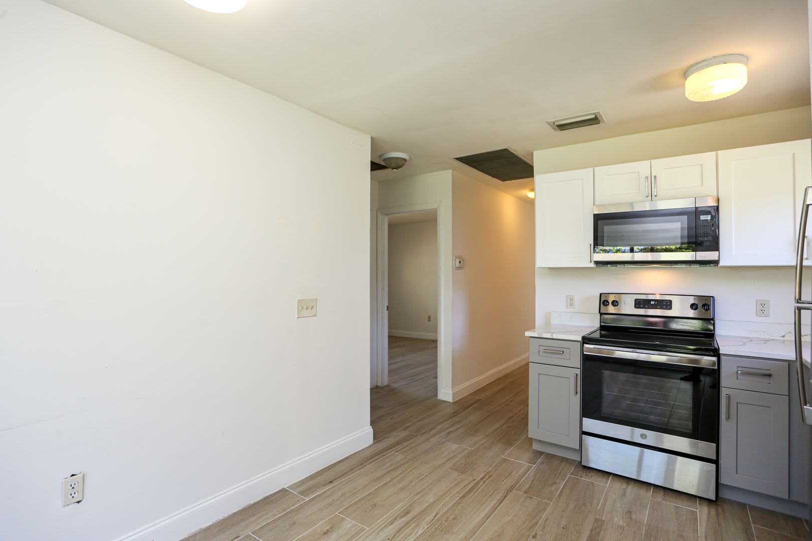 New Pictures 2 Bed 1 Bath Unit Sunrise Villas Pet Friendly Close To I 75 – photo 4