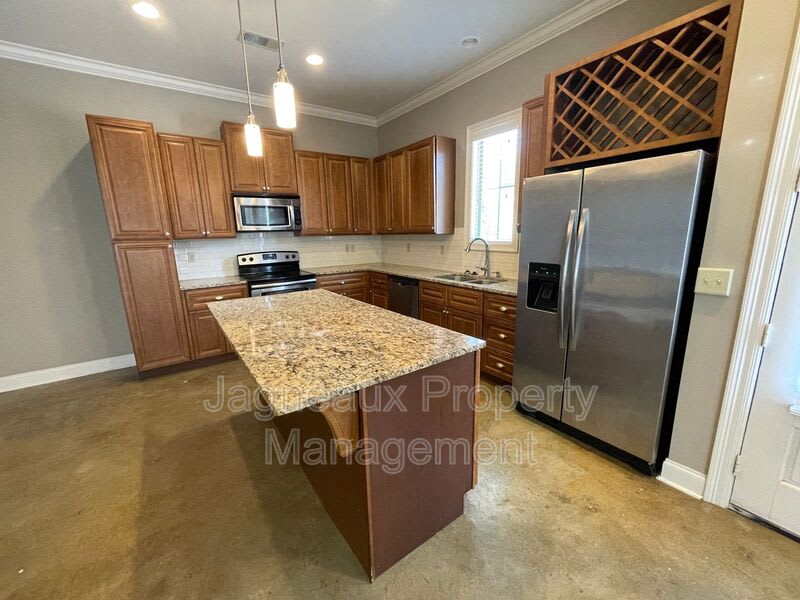 107 Hargrave Dr – photo 2