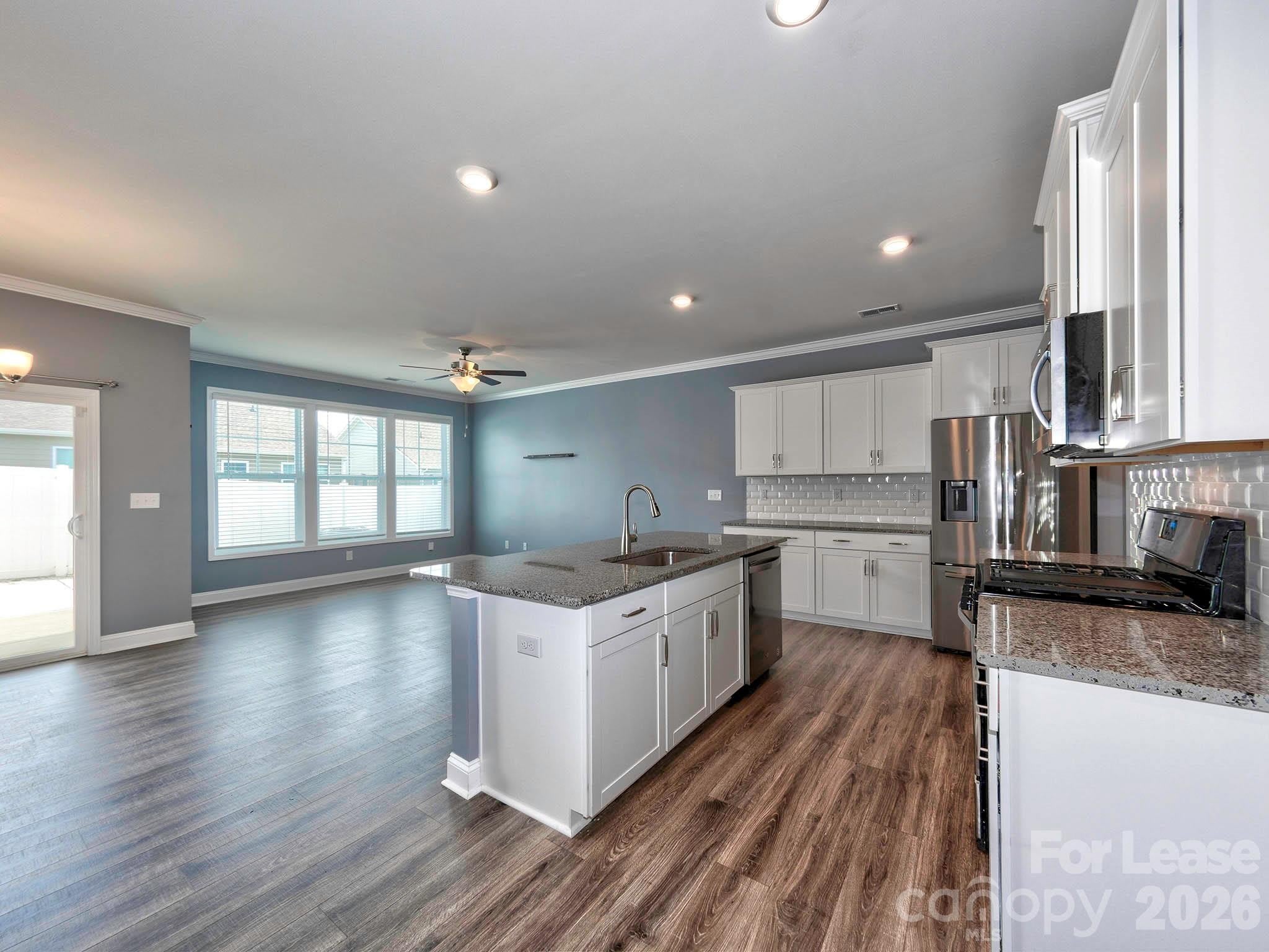 915 Emma Kate Court – photo 4