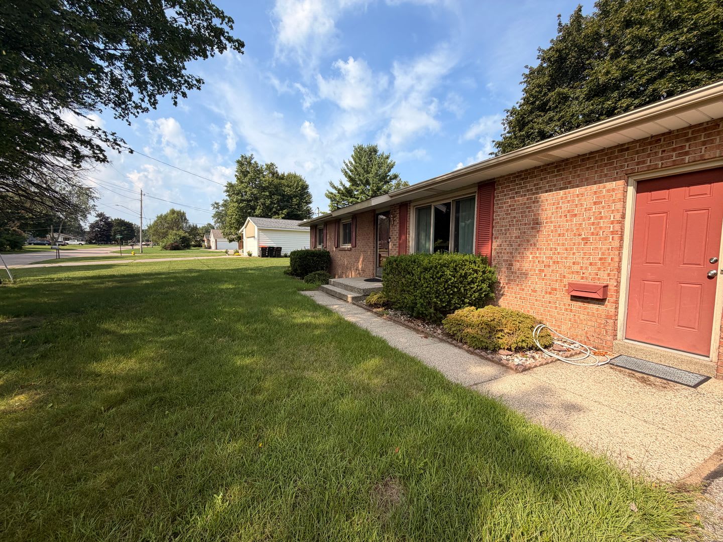 Ranch located in Jenison School District – photo 2