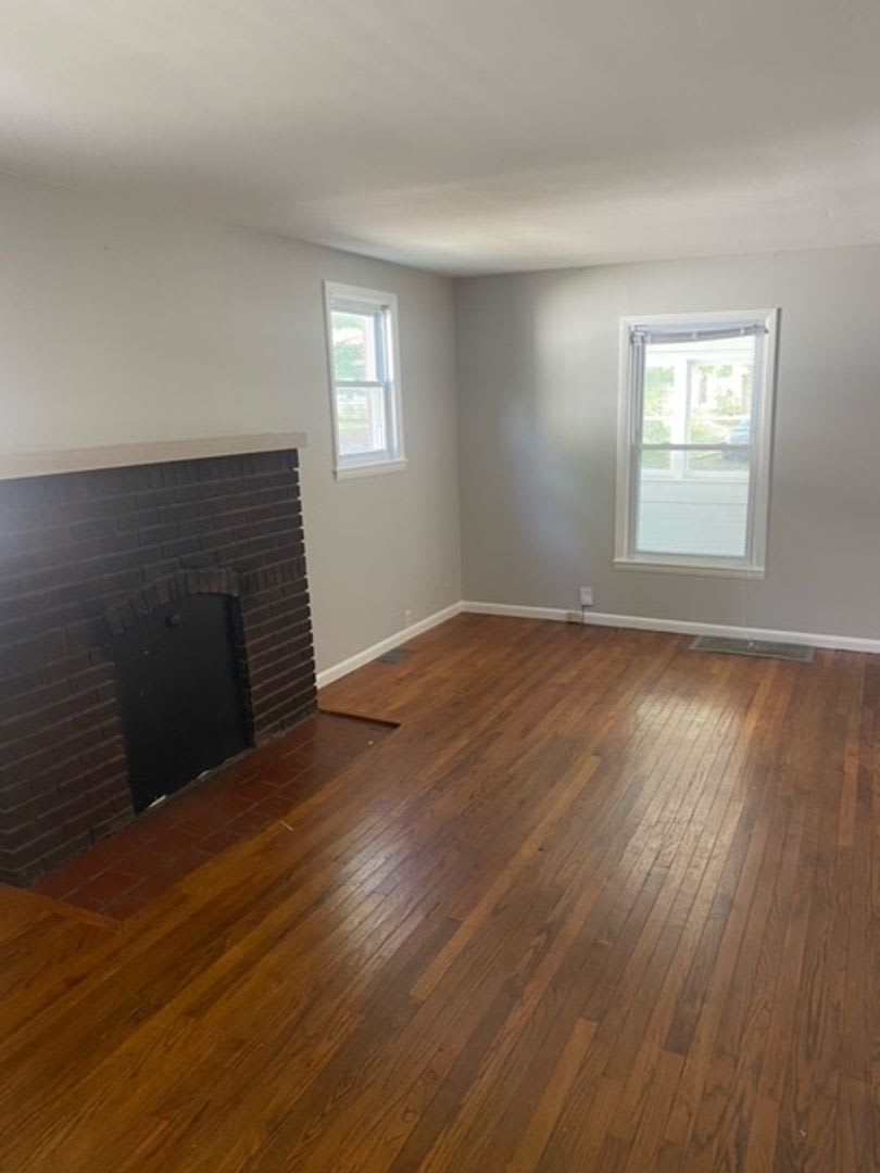 Available August! 4/5BR, 2BA Campus and Bryan Park! – photo 4