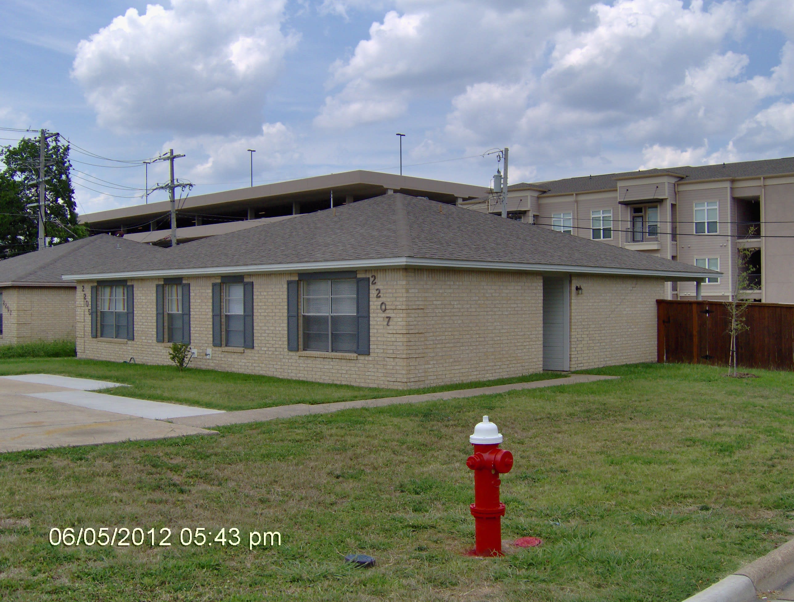2205 Crest St – photo 1