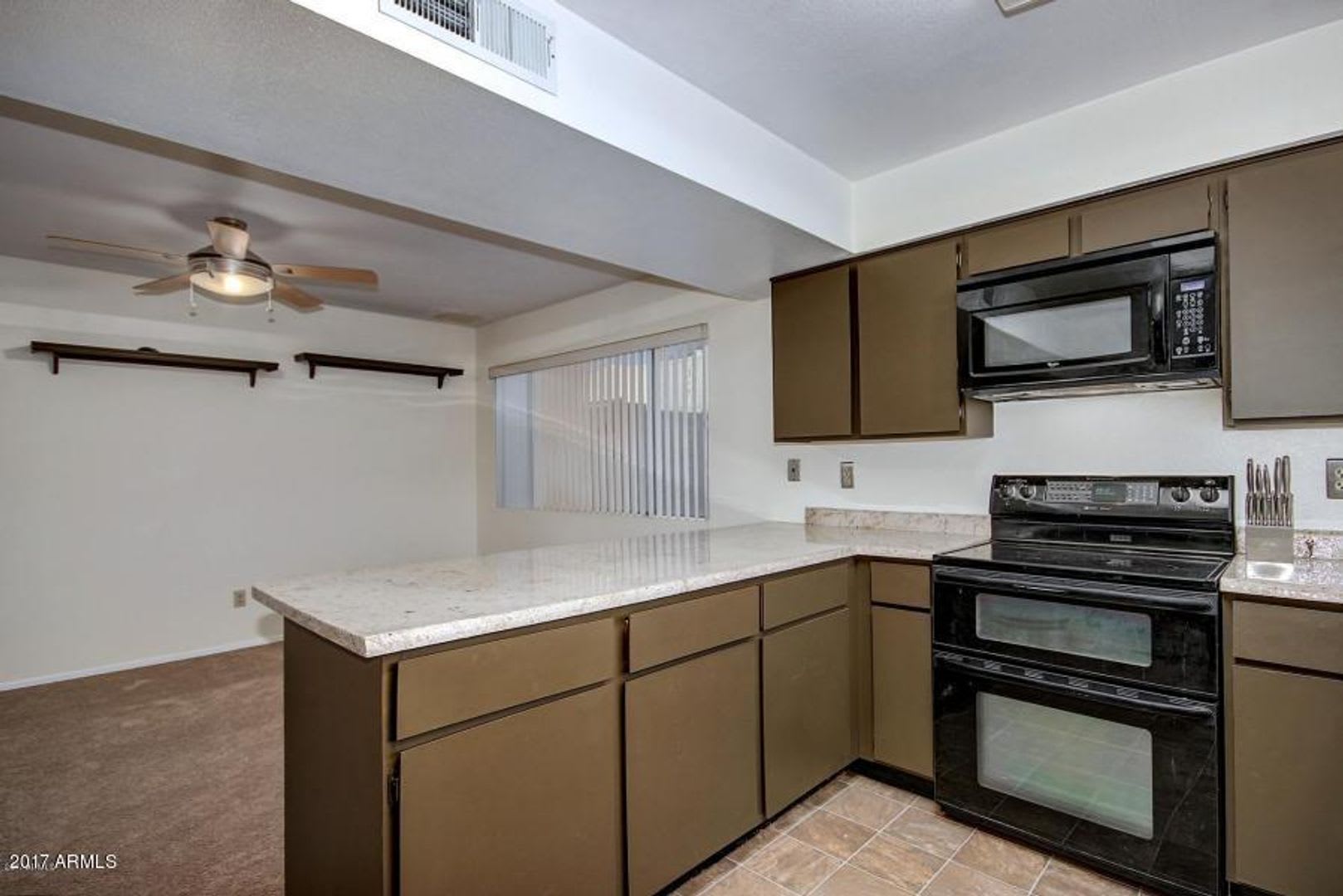 NICE 3 BEDROOM 2 BATH SINGLE LEVEL HOME IN MESA WITH 2 CAR GARAGE – photo 3