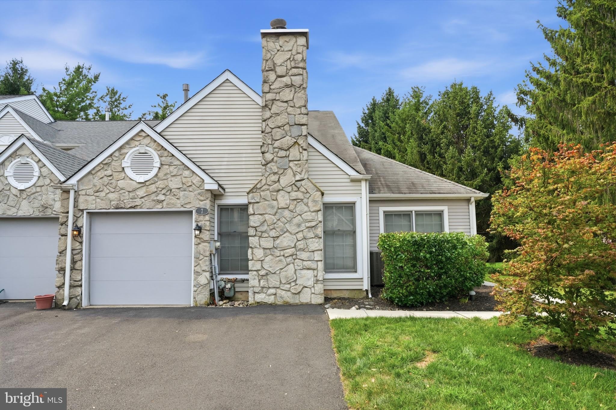 7 WALTON Court – photo 2