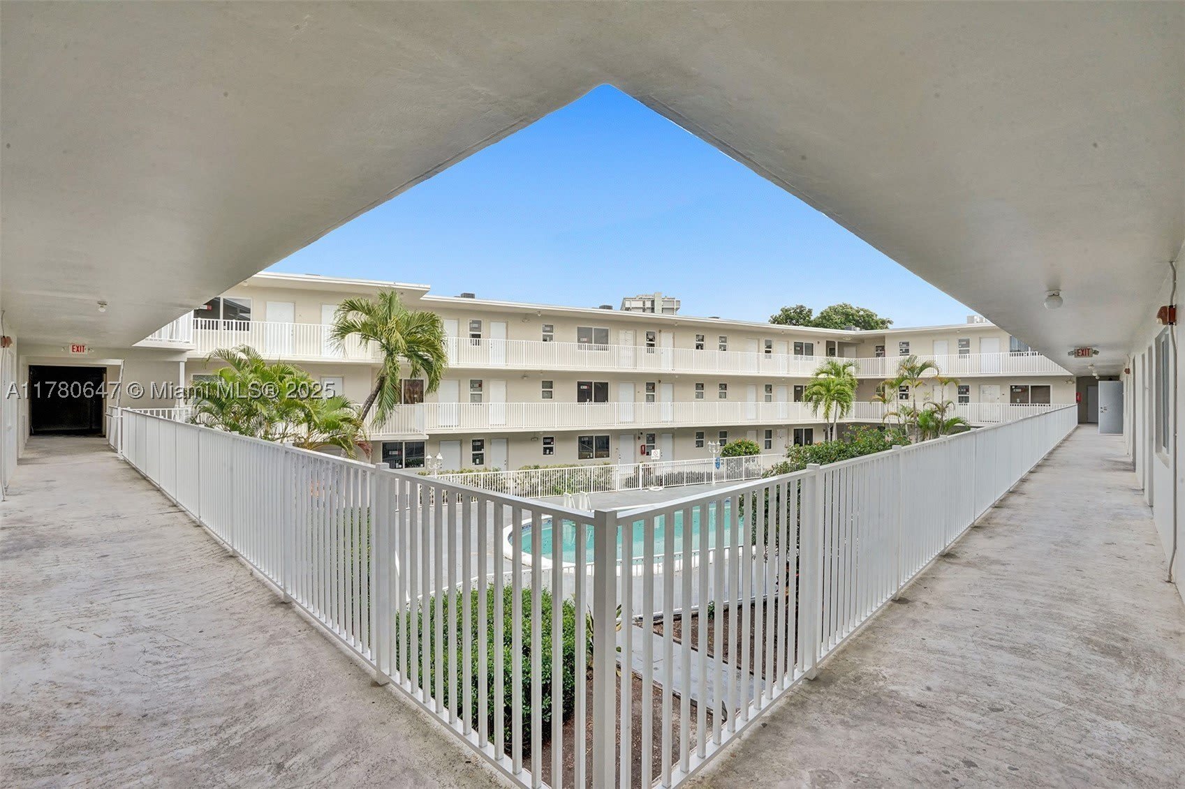 1895 Venice Park Dr – photo 4