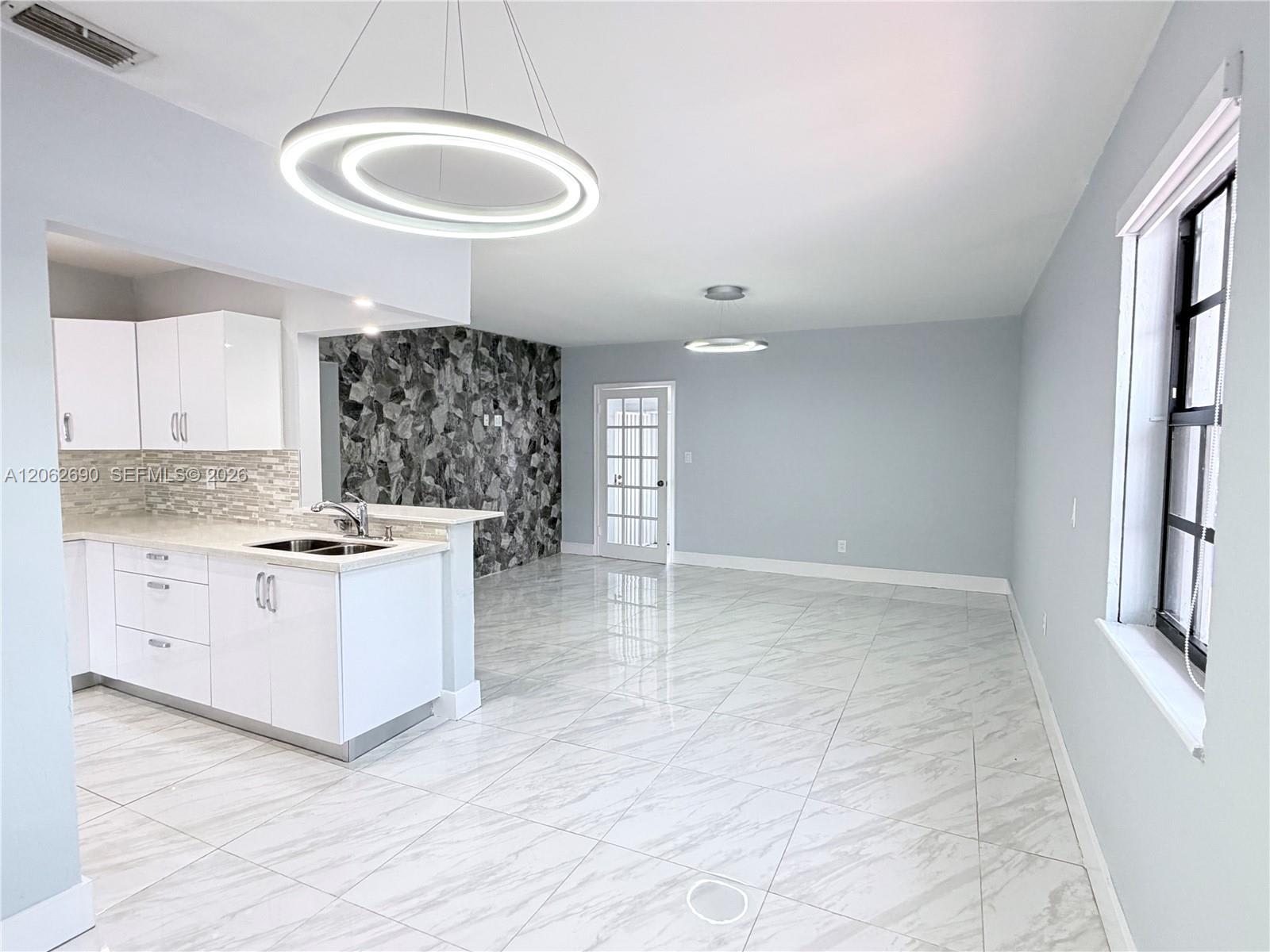 4071 Nw 6th St – photo 5