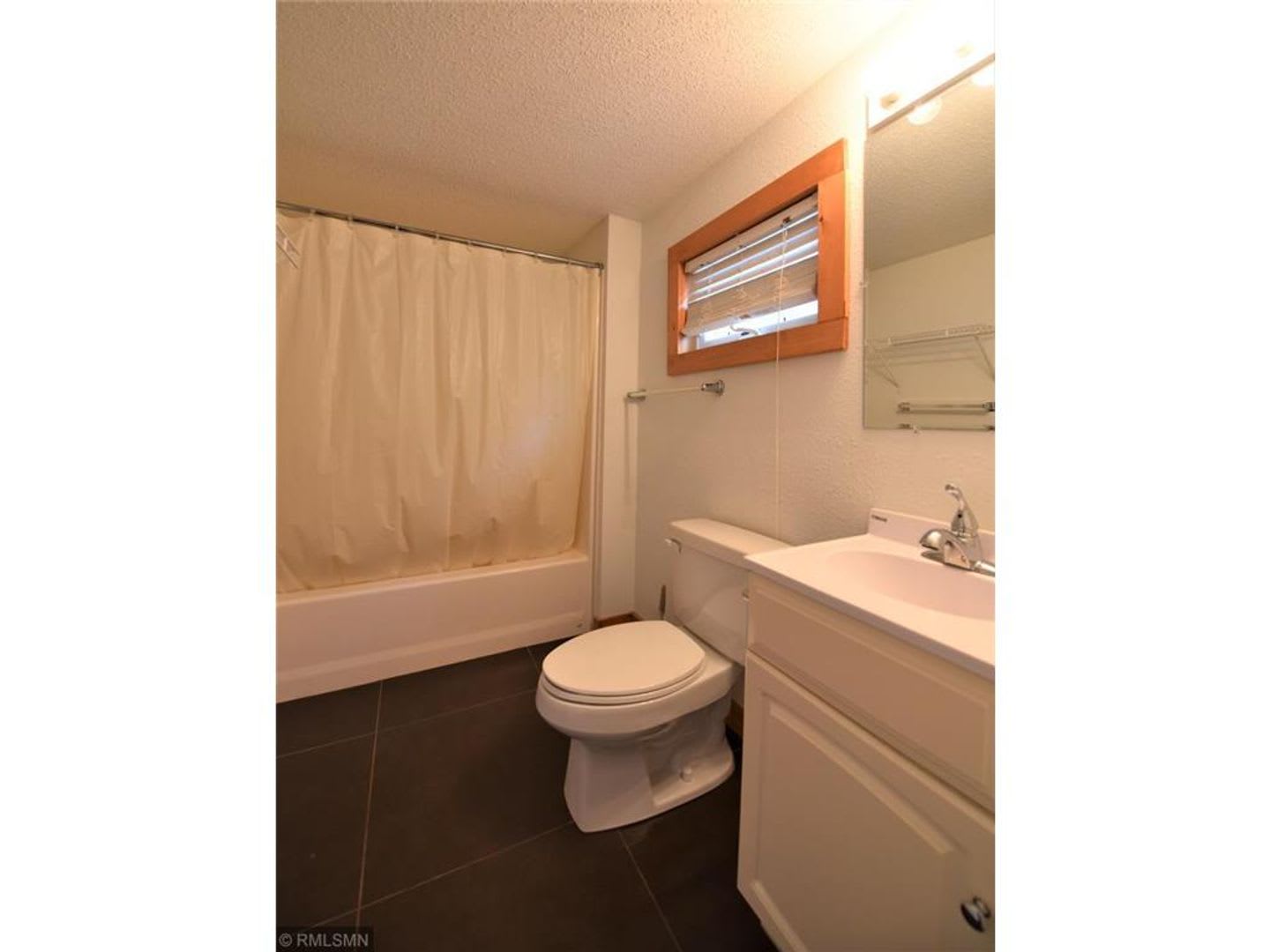 2 Bedrooms, 1 Bathroom Furnished Cabin in Brainerd, MN on Wise Lake – photo 5