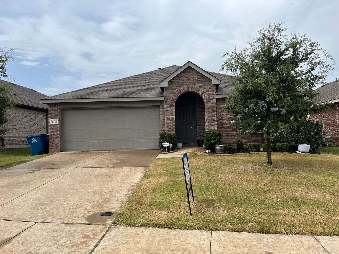 3 Bed, 2 Bath Home w/2 Car Garage – photo 2