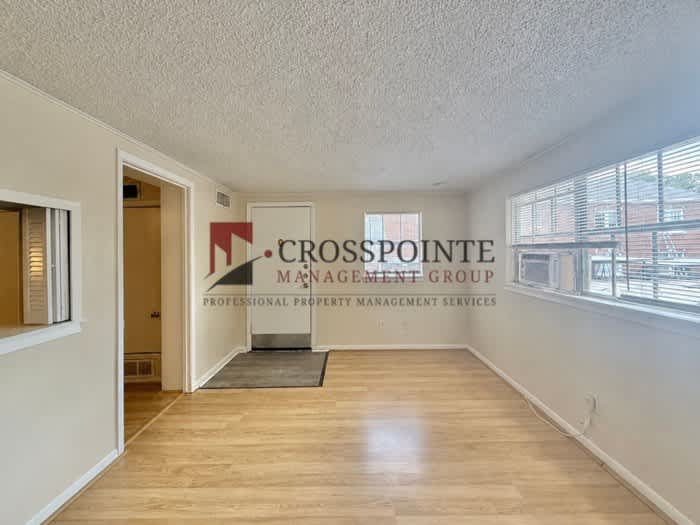 201 West Phillips Street – photo 2