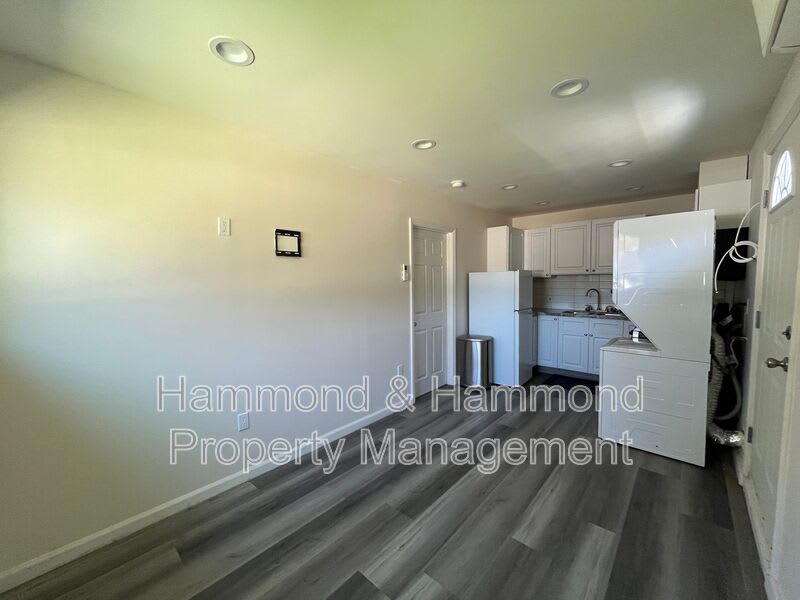 4447 Babcock Ave – photo 5