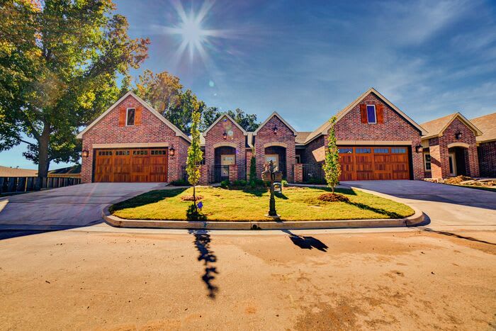 2421 West Imperial Court – photo 2