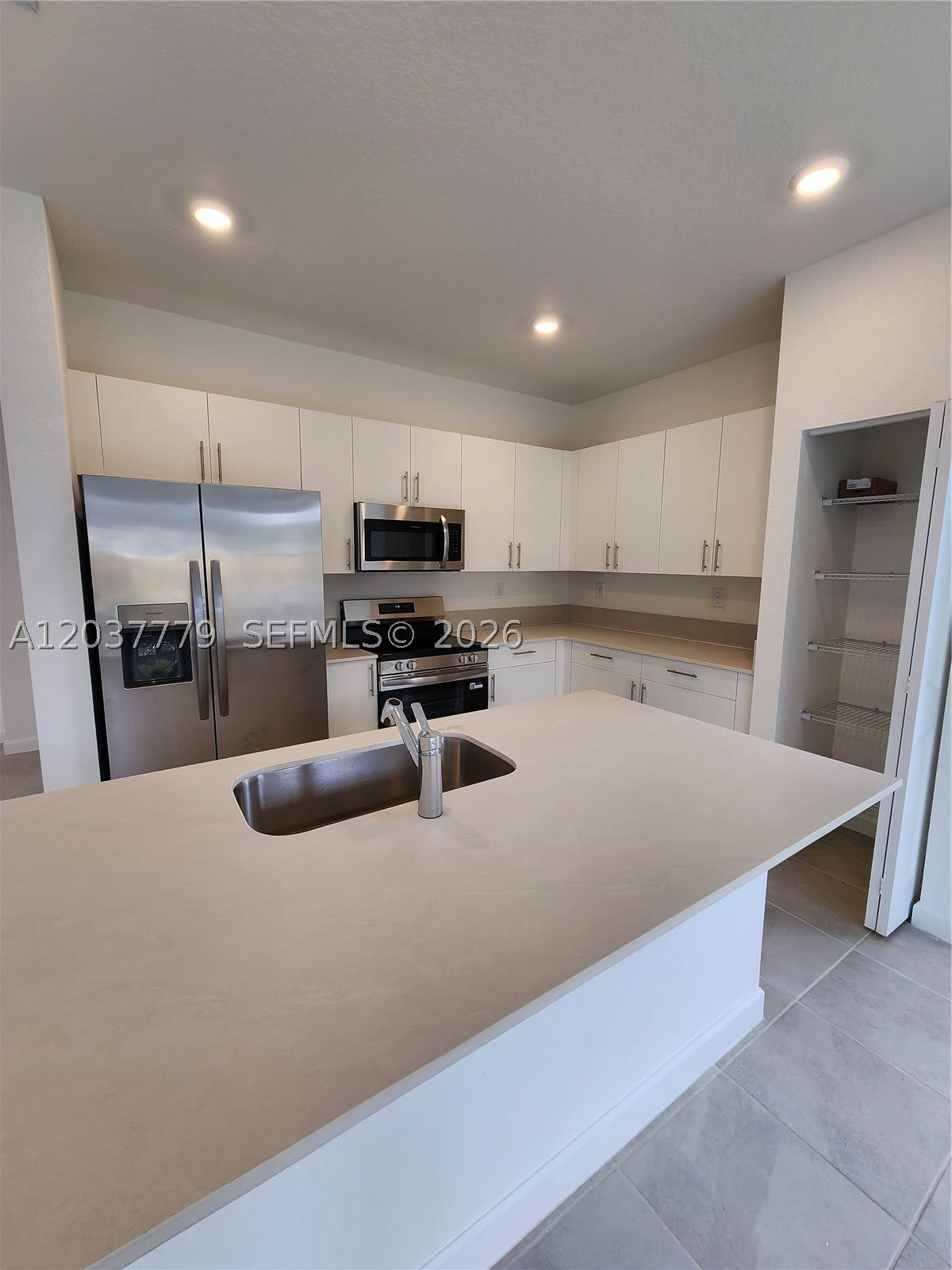 263 SE 11th Ct – photo 1