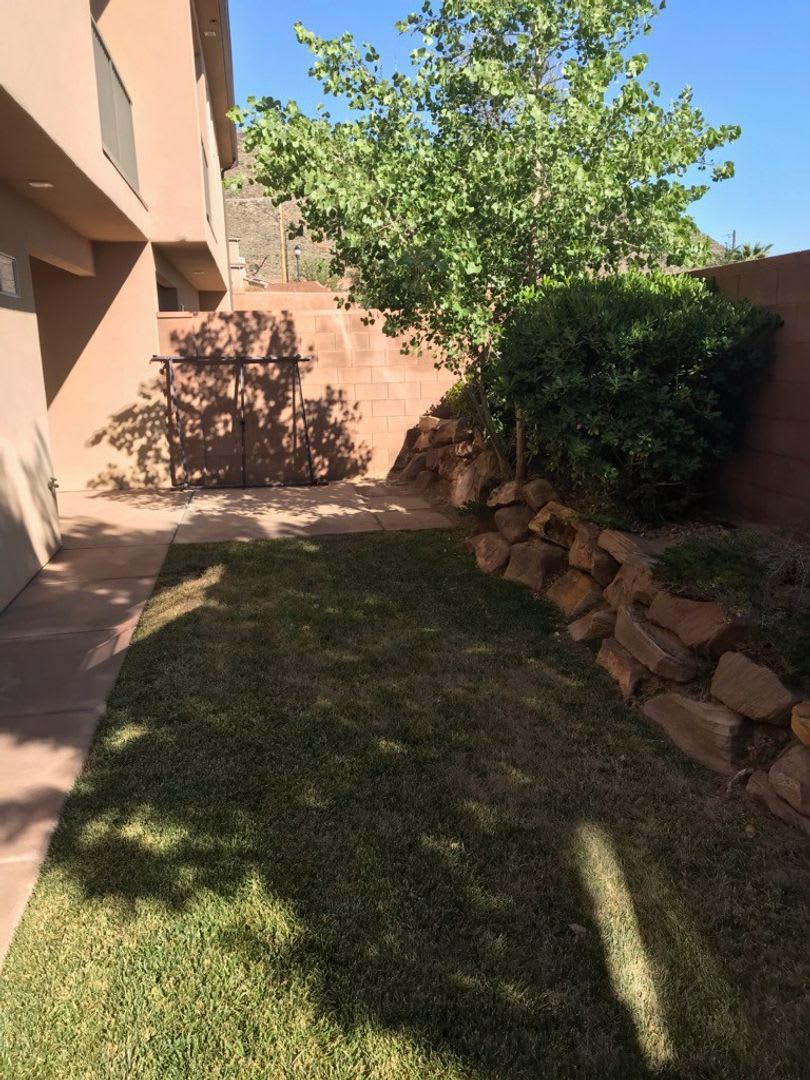 Large 3 Bedroom Home-MOVE IN SPECIAL! $300 OFF FIRST FULL MONTH RENT! – photo 3