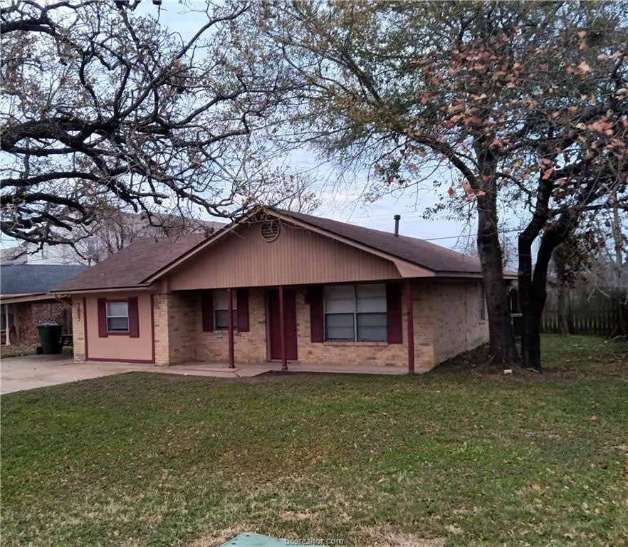 3203 Heatherwood Drive – photo 1