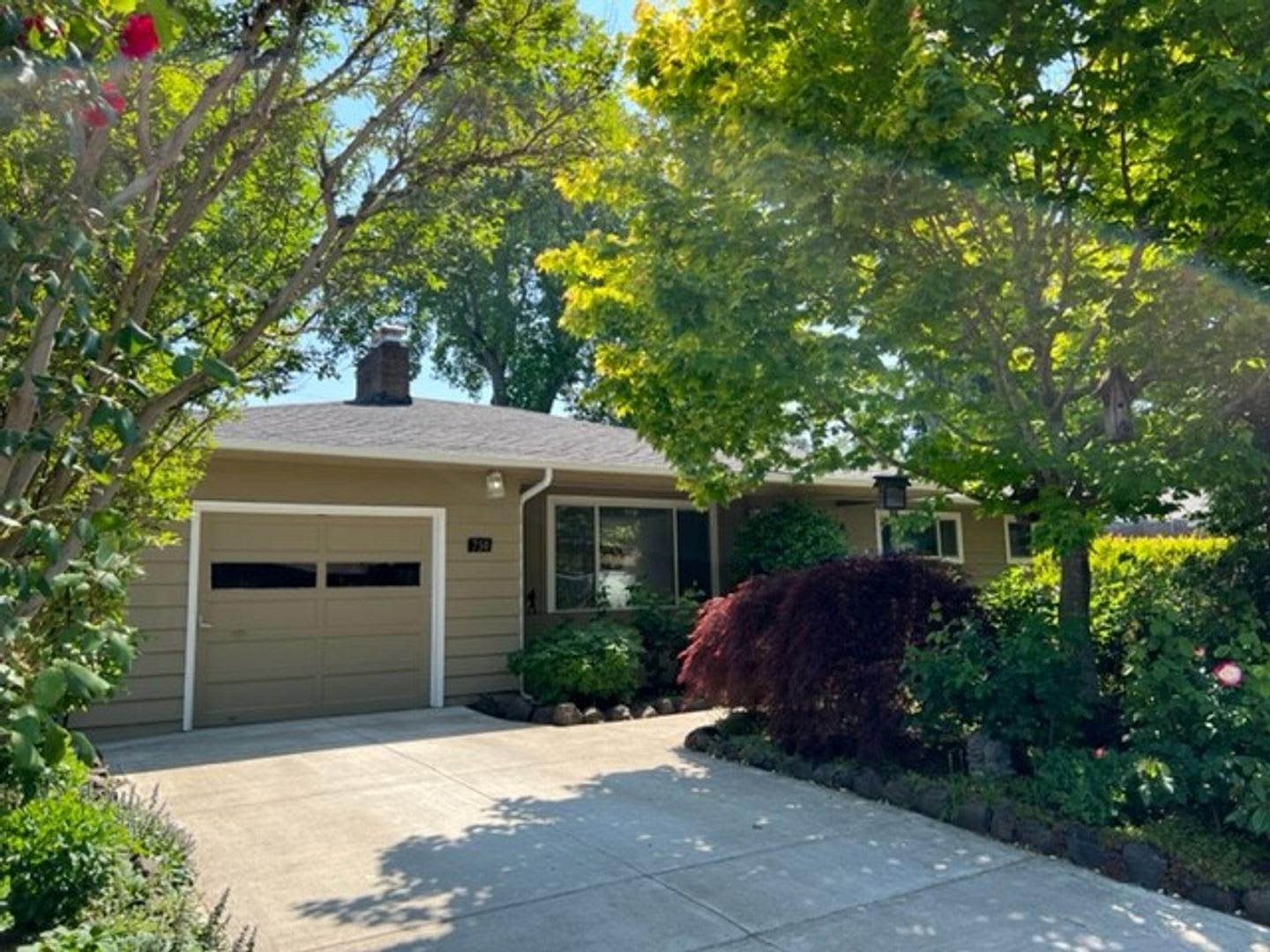 3Bd 1 5Ba Single Story House Available End Of Sept – photo 1