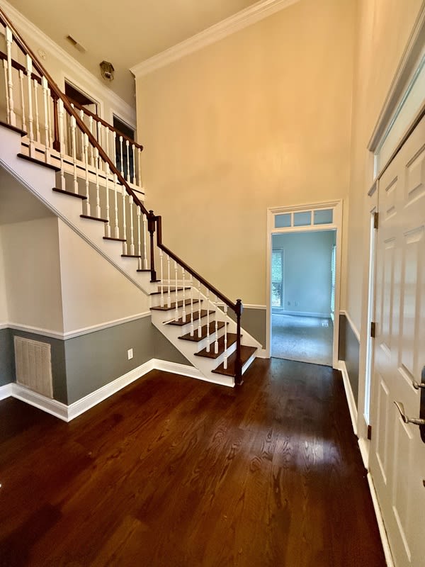 2411 Oakwood Avenue NE – photo 2