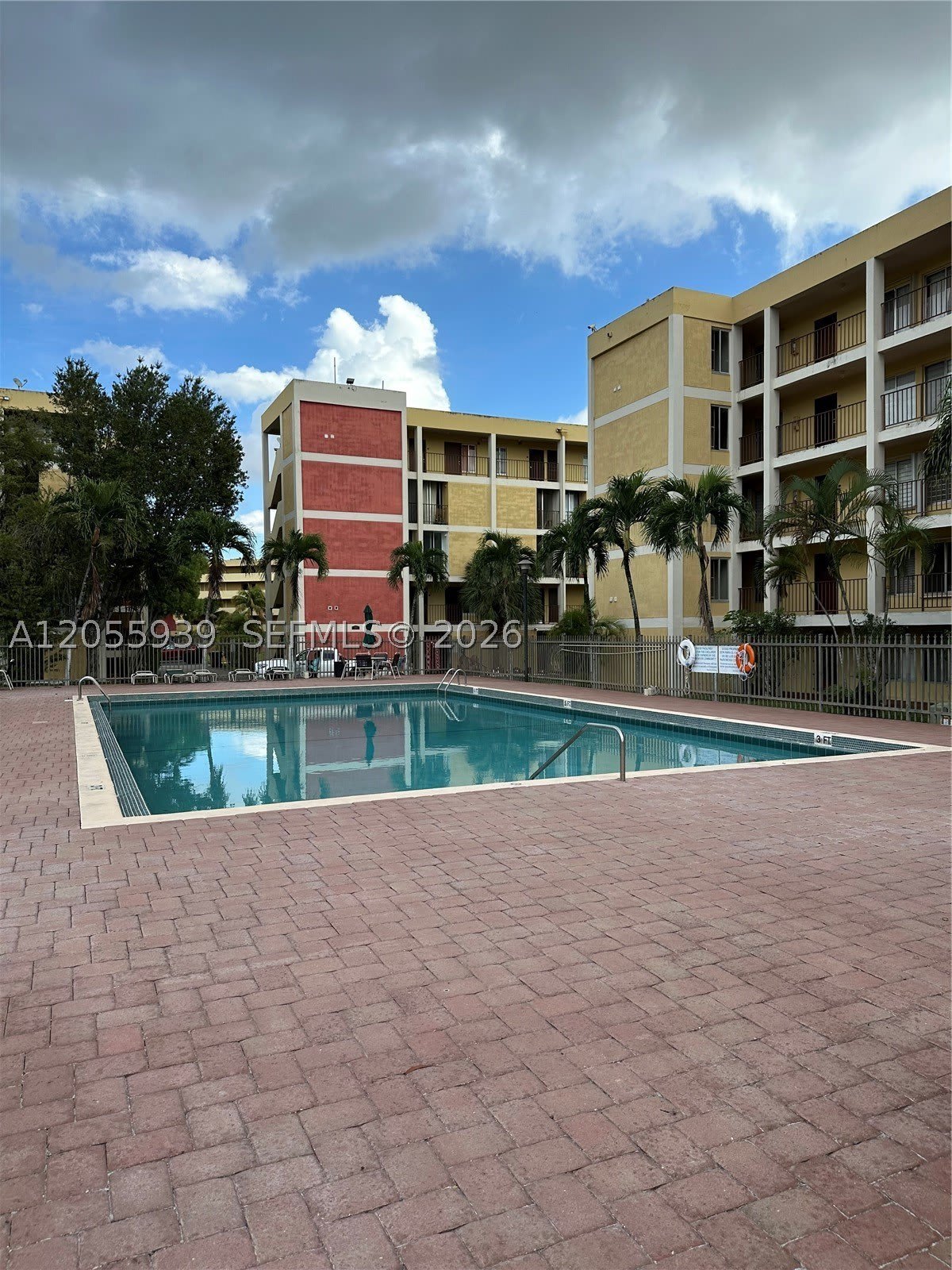 9270 Fontainebleau Blvd – photo 1