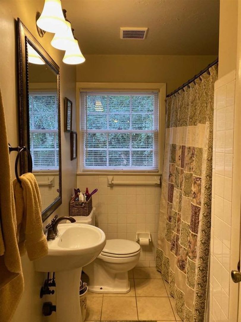 3155 Lakeshore Drive – photo 4