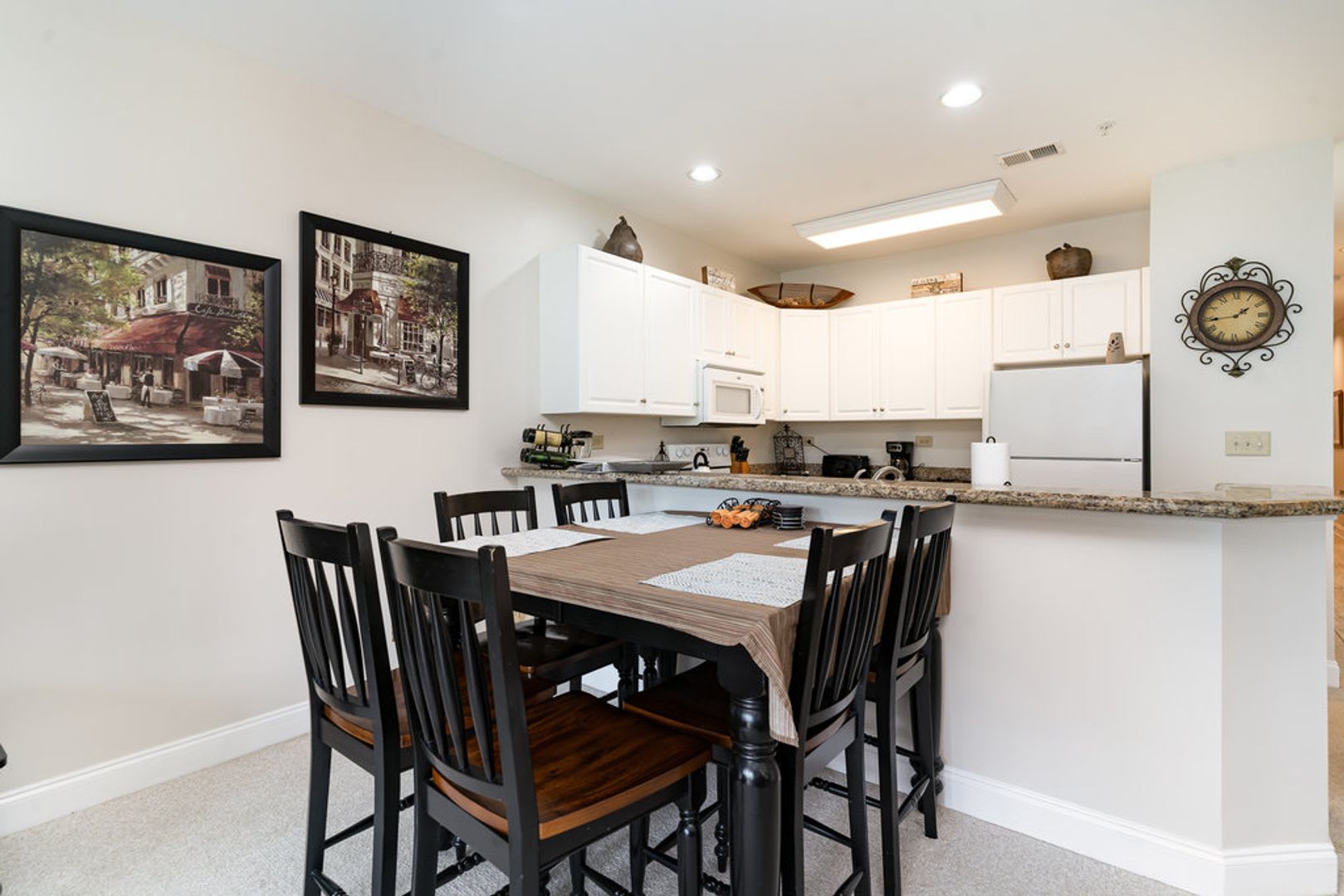 World Tour, furnished 2BD & 2BA winter rental – photo 3