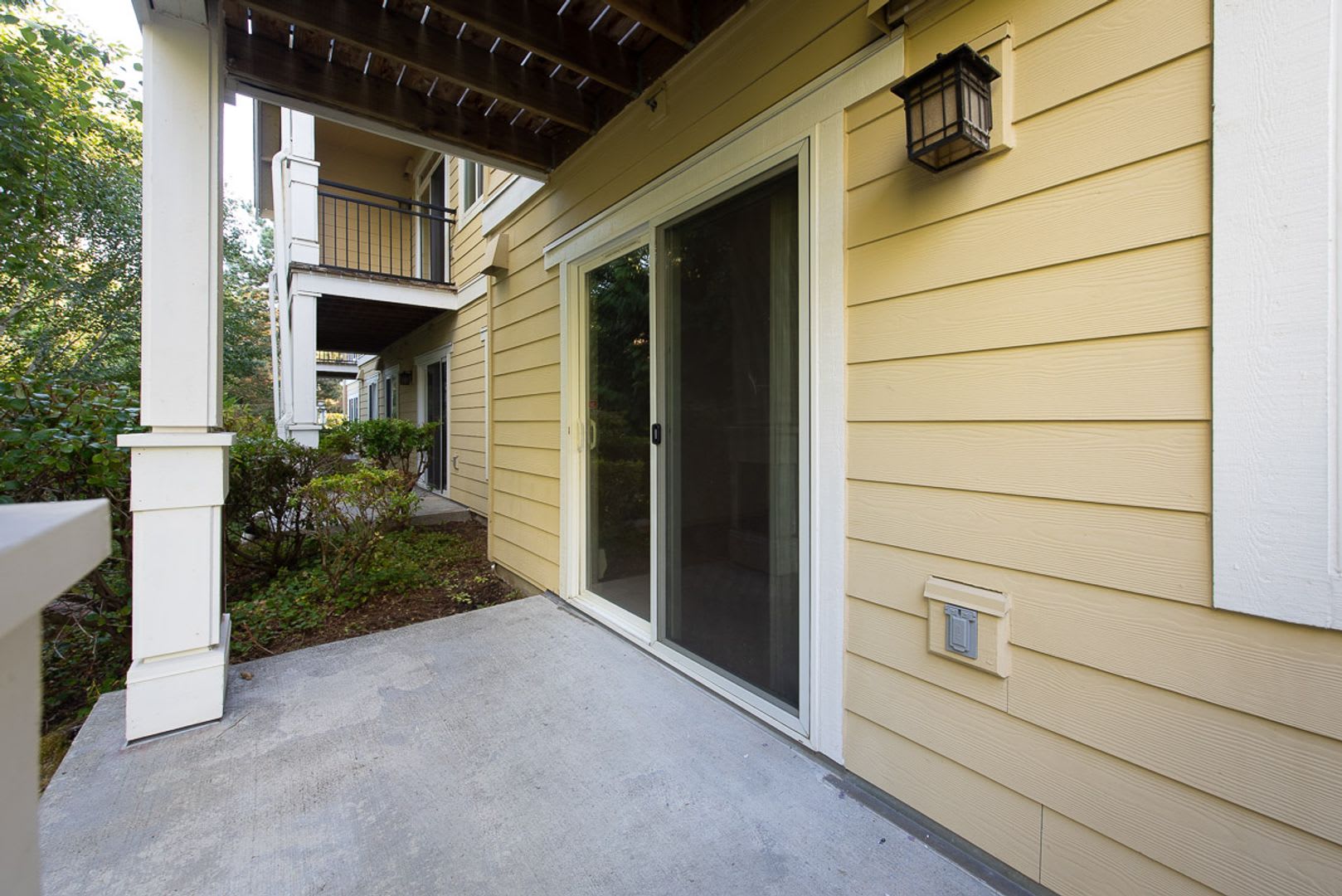 Fabulous Lakemont 2 Bed Condo For Lease – photo 2