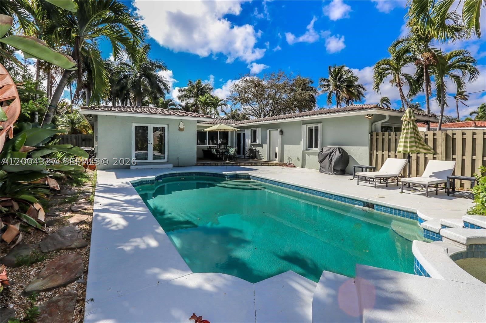 1147 Buchanan St – photo 4