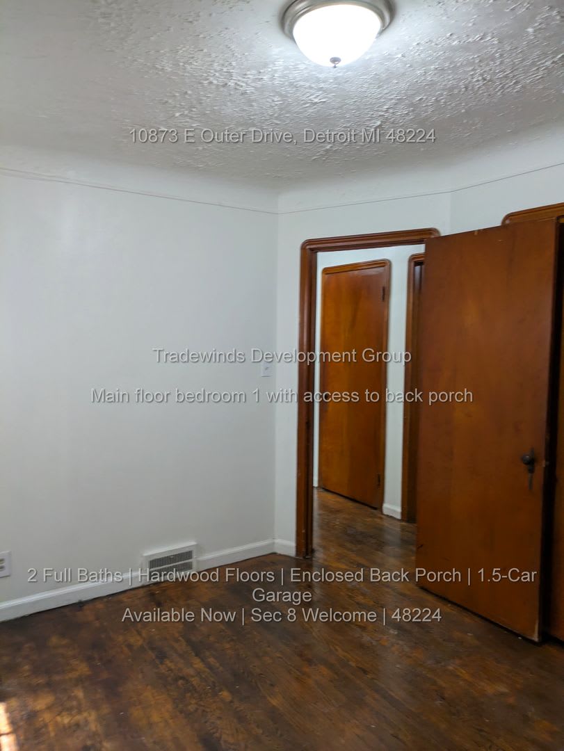 10873 E Outer Drive Is A 3 Bedroom 2 Bathroom Brick Bungalow For Rent In Detroit S Outer Drive Hayes Neighborhood For 1 325 Month Section 8 And Housing Choice Vouchers Welcome Just Southeast Of Chandler Park In 48224 – photo 3