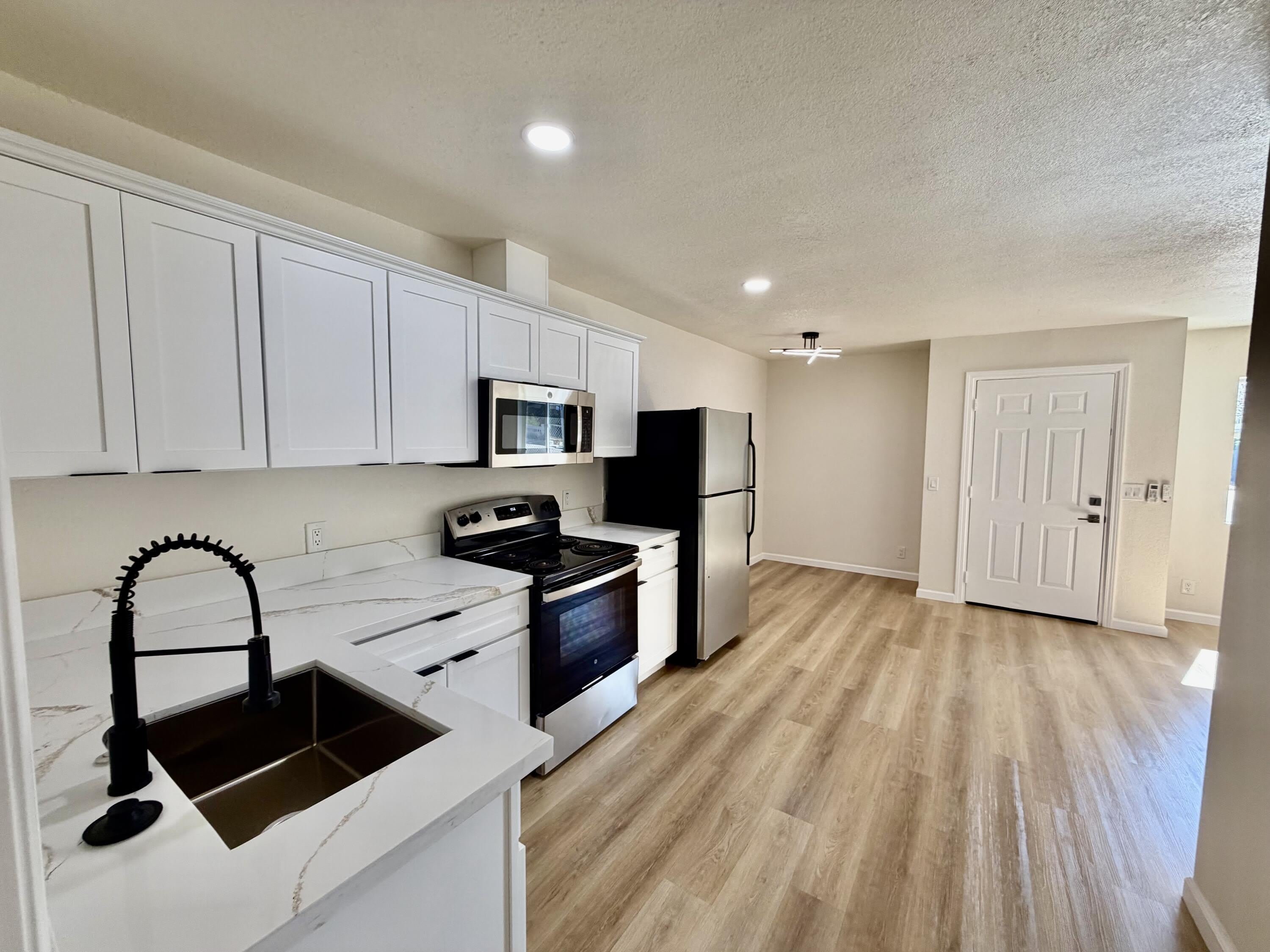 52119 Calle Avila – photo 4