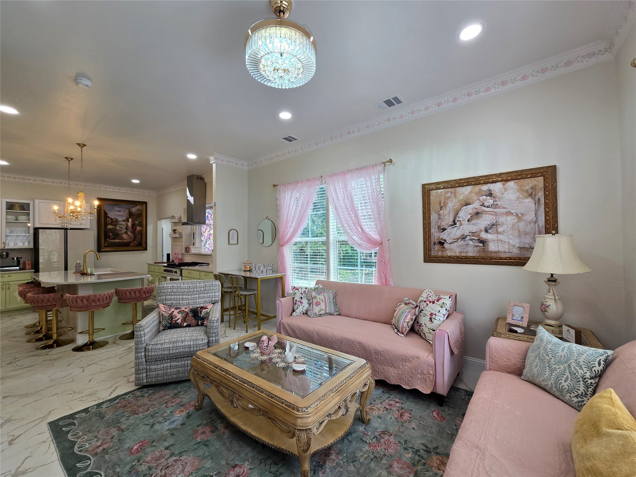 401 E Chestnut Street – photo 1
