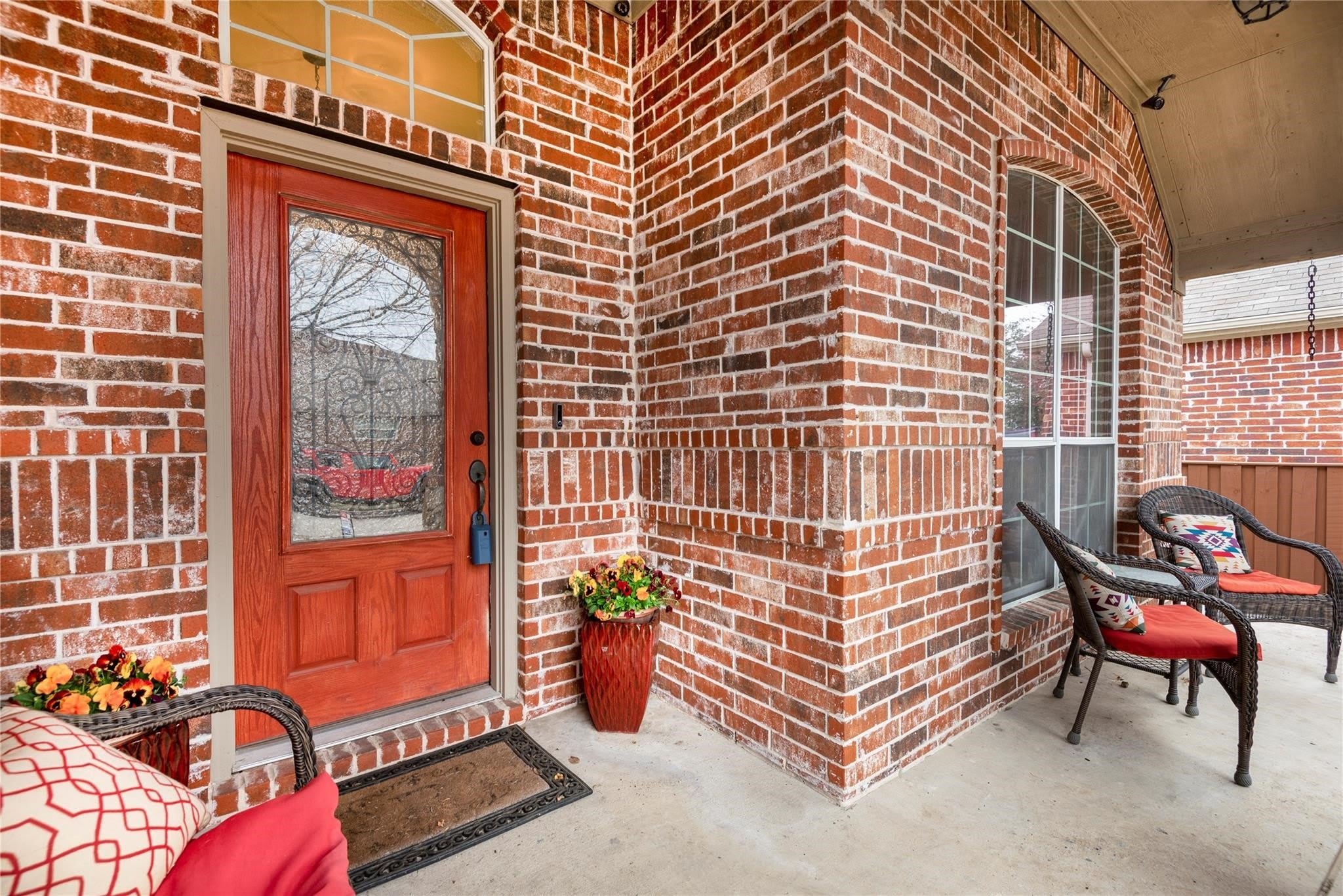 1010 Churchill Drive – photo 1