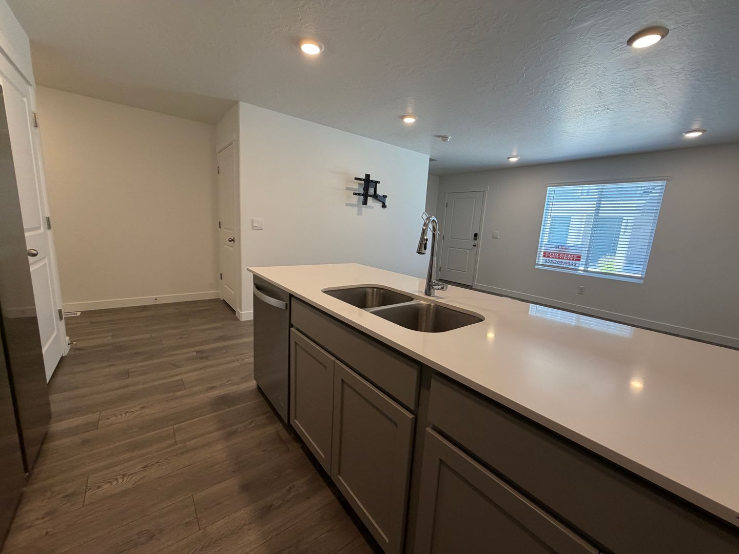 Modern 3-Bedroom Spanish Fork Townhome – Built in 2024 with Pool & Pickleball Courts – photo 5