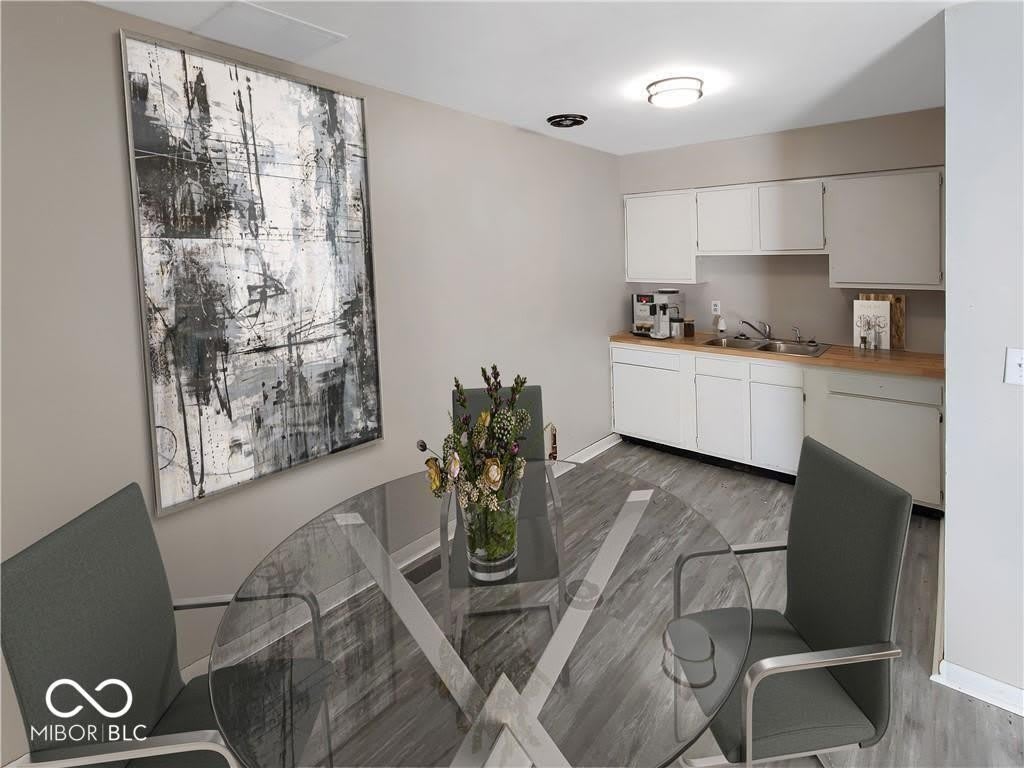 106 W Broadway Street – photo 4
