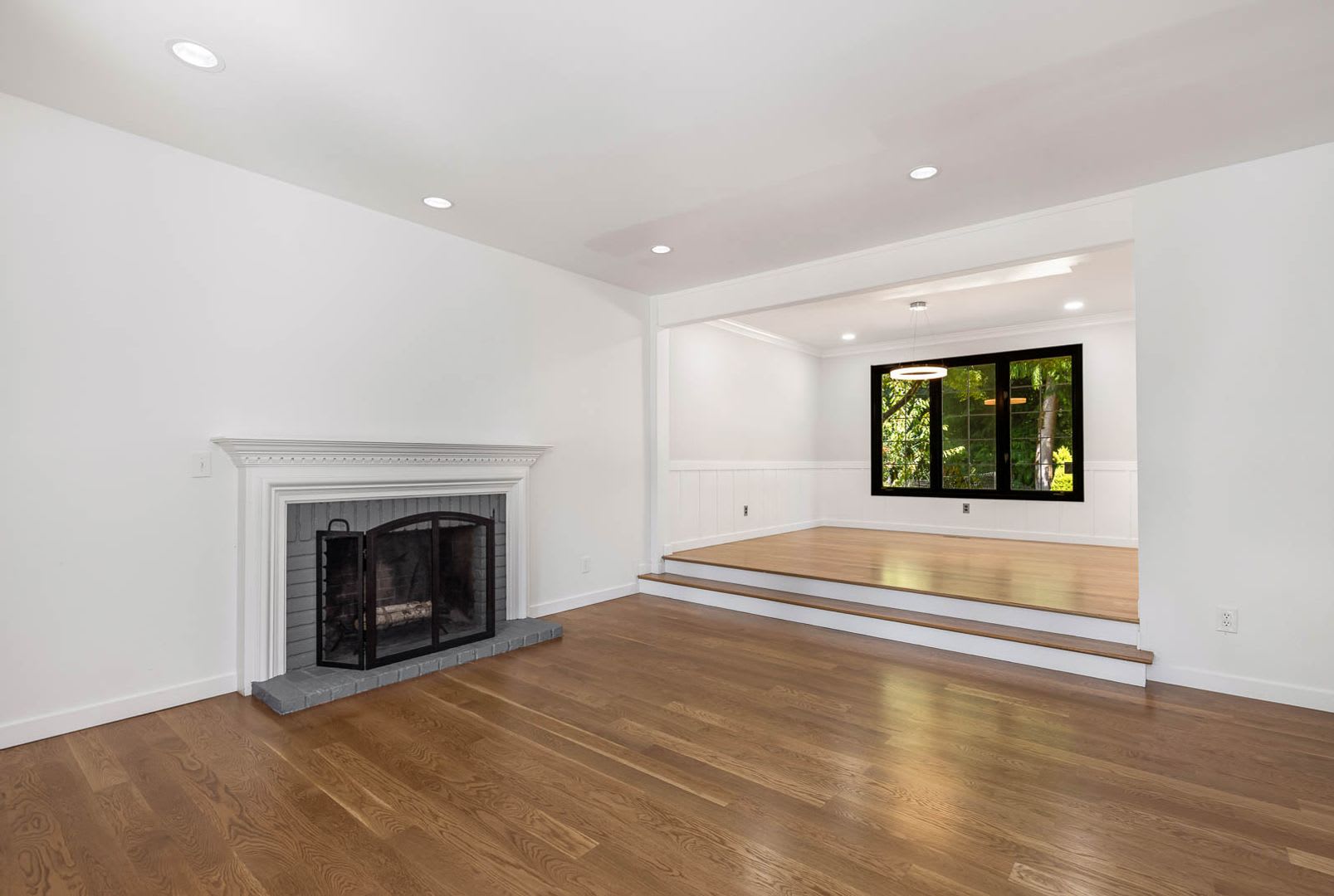 Luxury 4 Bedroom Timberline Retreat with Designer Updates & Greenbelt Views – photo 4