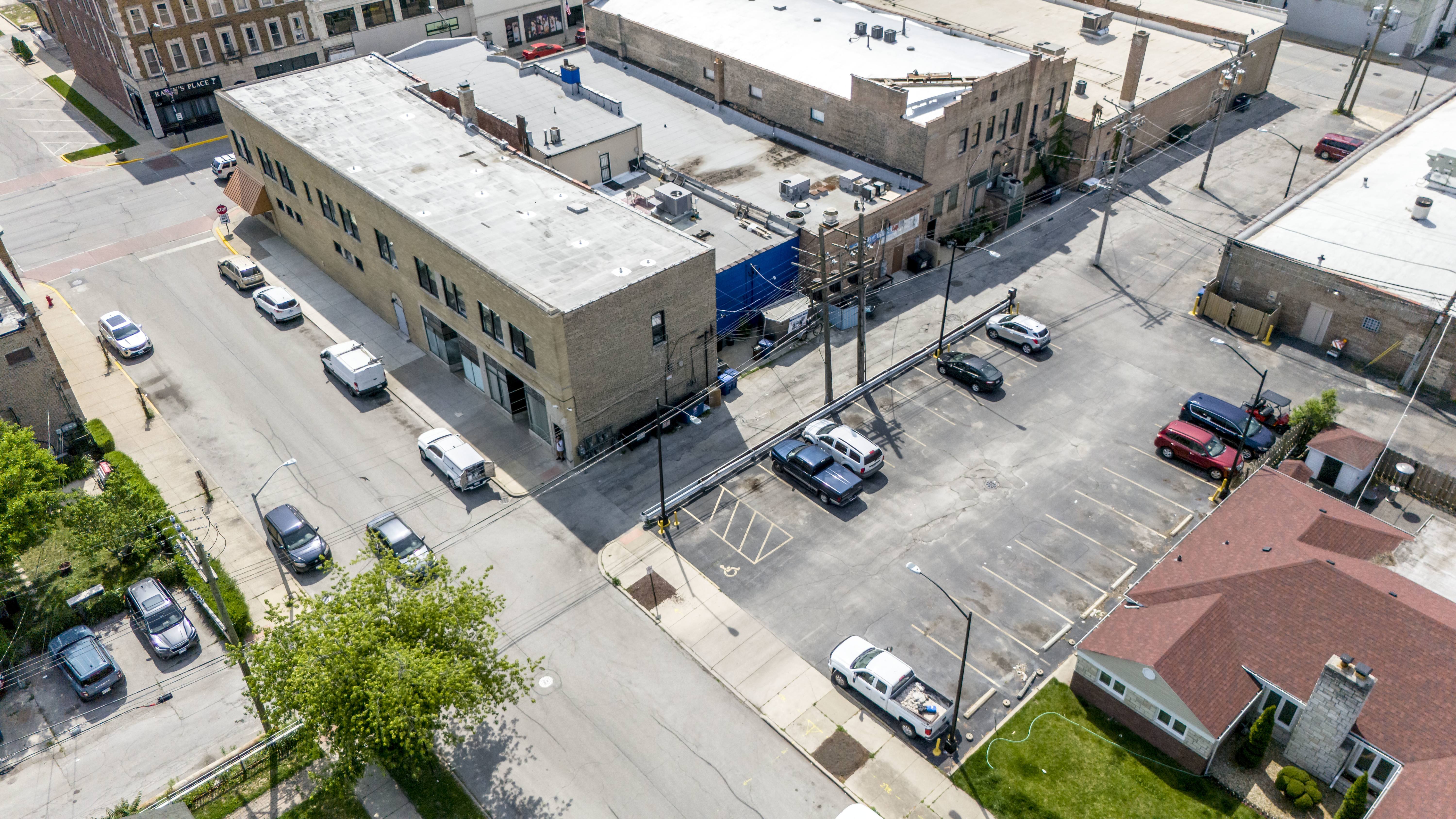 13030 Western Ave – photo 2
