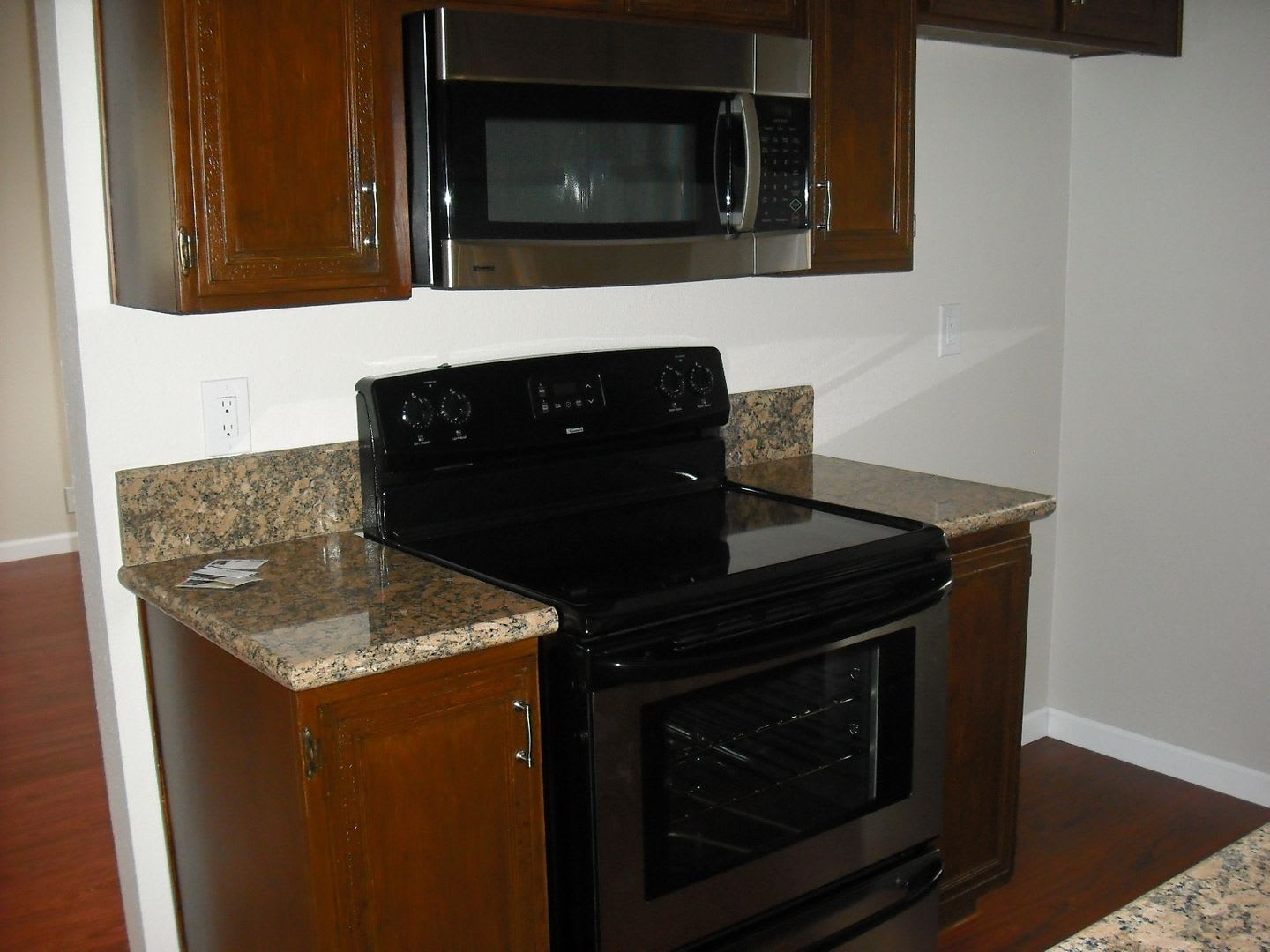 Nicely Upgraded Single level condominium – photo 3