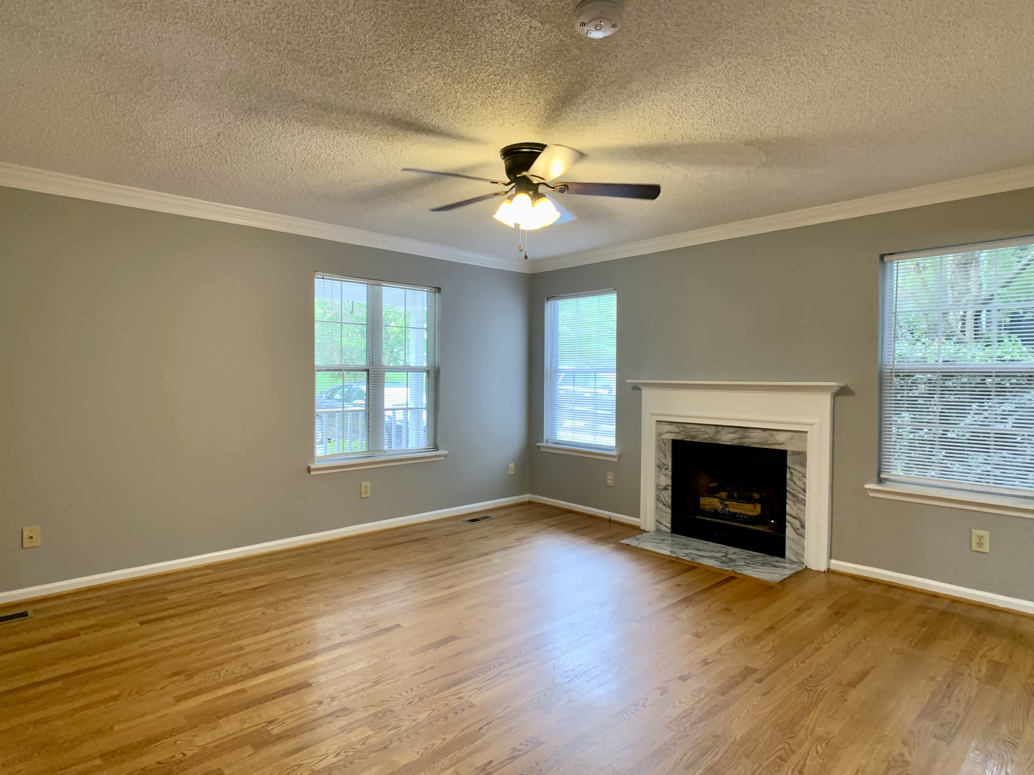1073 Mills St – photo 3
